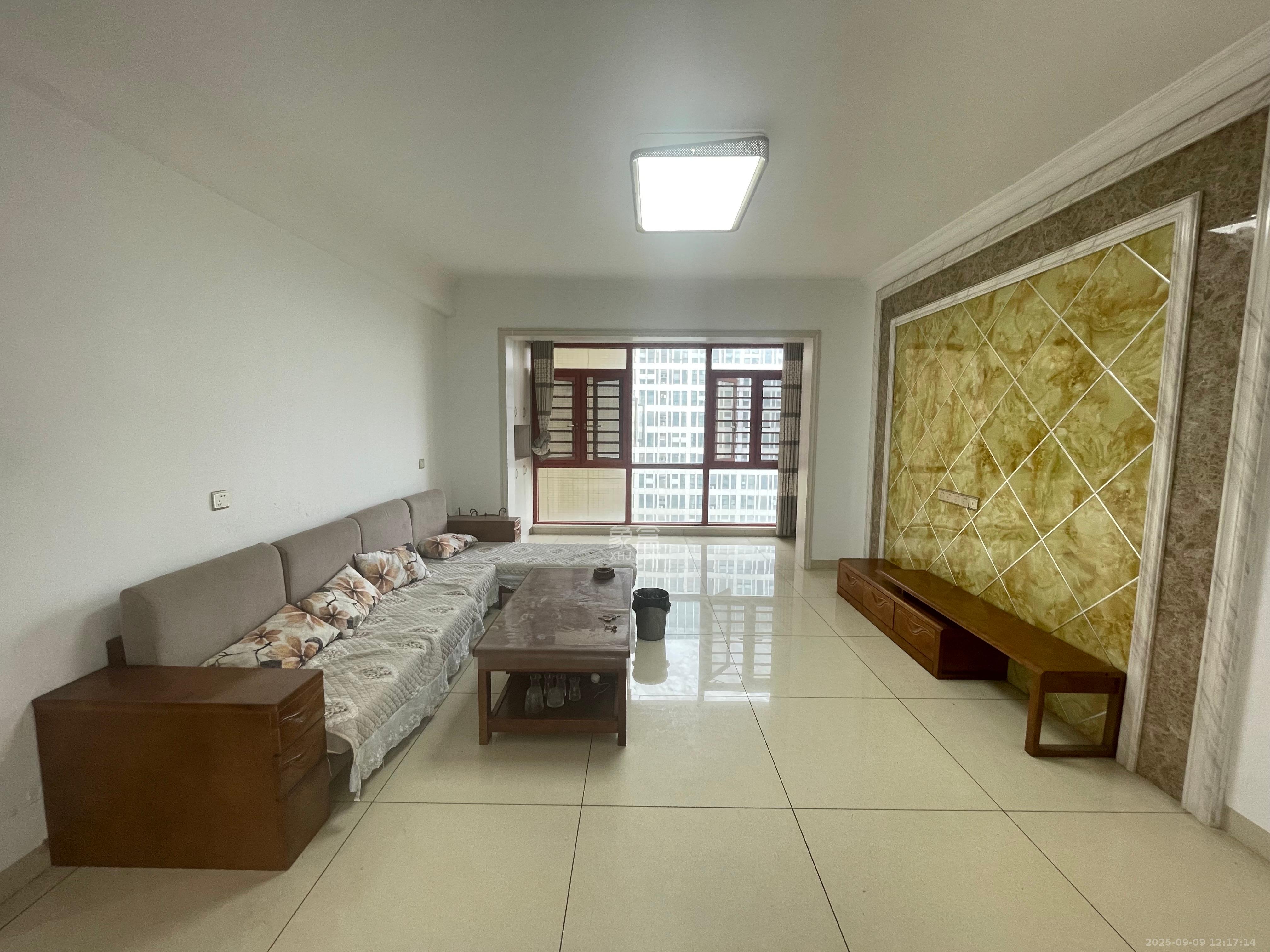 恒泰广场 1室0厅0卫 3200.0元/月 恒泰广场 1室0厅0卫 3200.0元/月室内图