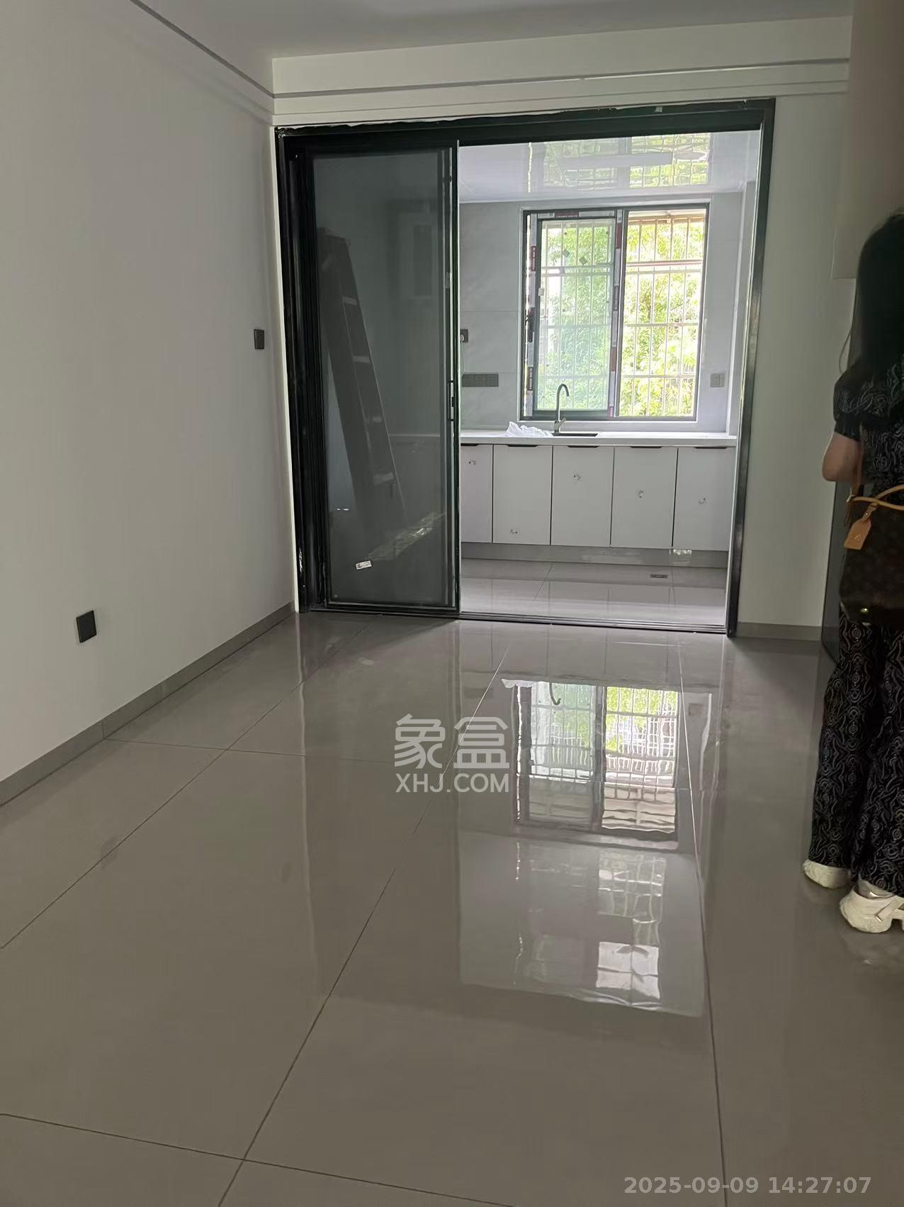 裕园小区(含浦) 4室2厅2卫 3000.0元/月 裕园小区(含浦) 4室2厅2卫 3000.0元/月室内图