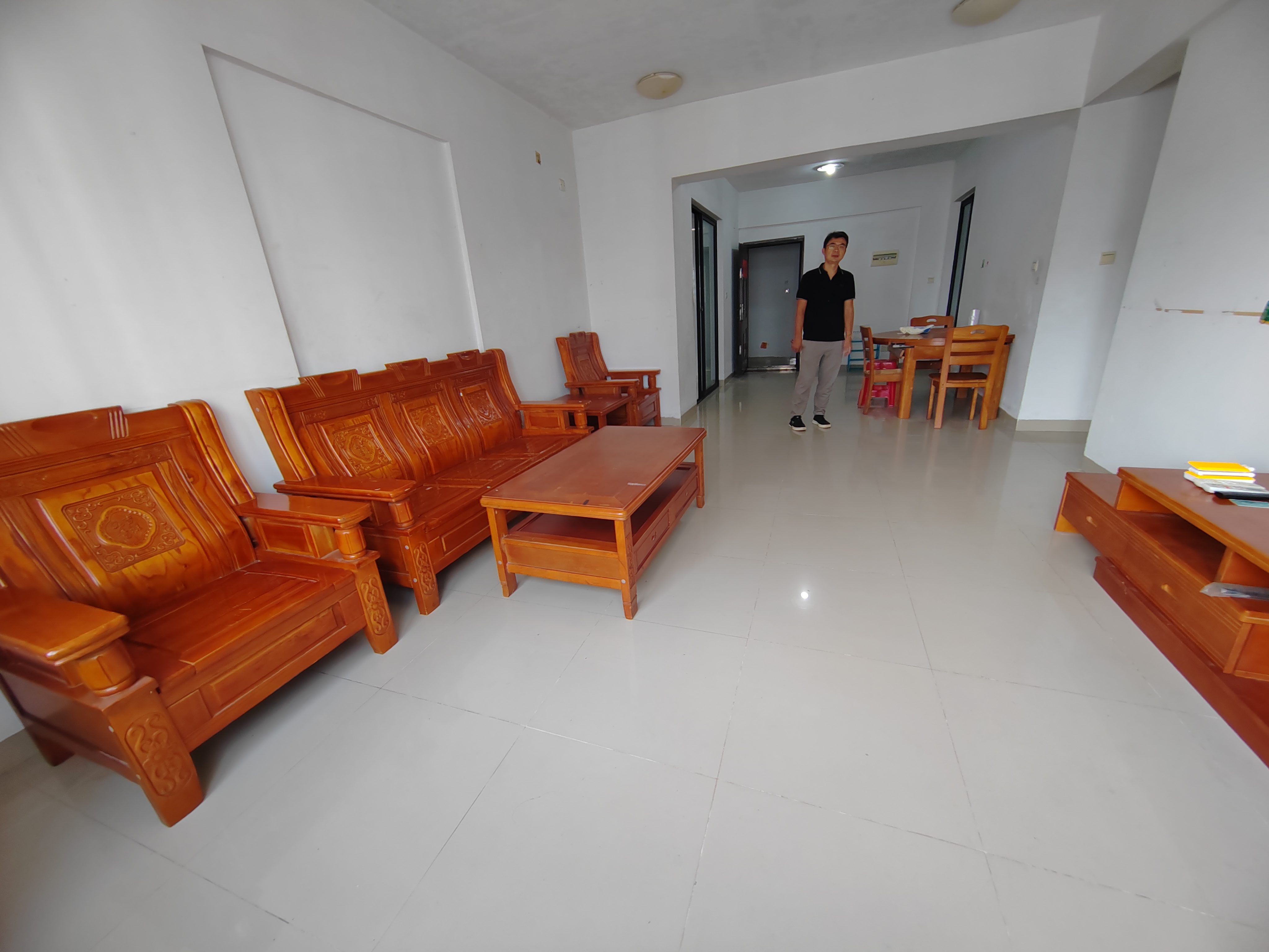 滨涯小区一期(滨涯村一区)  3室2厅1卫    2400.0元/月 滨涯小区一期(滨涯村一区)  3室2厅1卫    2400.0元/月室内图