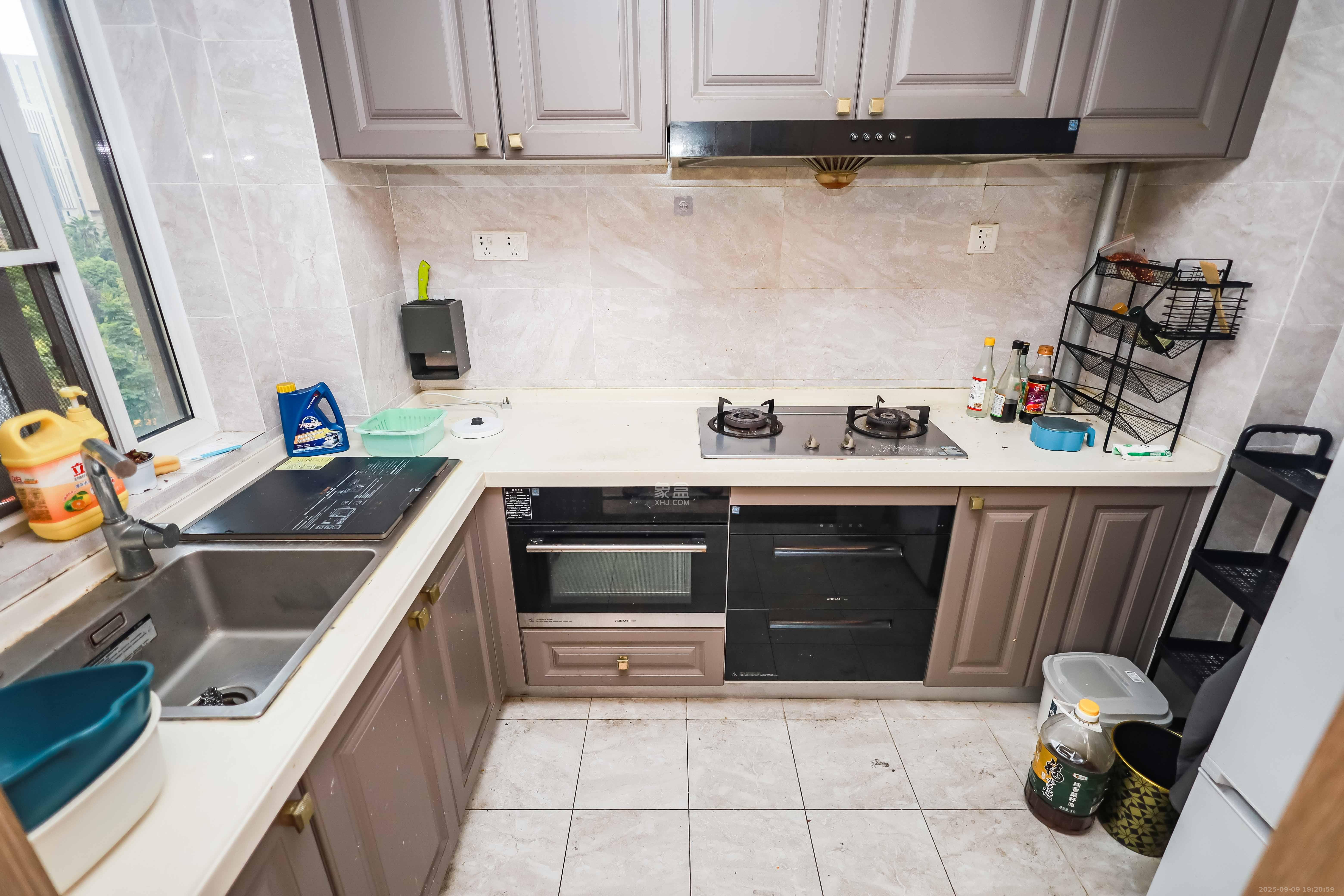 金地中交麓谷香颂(金地中交雅苑)  3室2厅2卫    116.0万 金地中交麓谷香颂(金地中交雅苑)  3室2厅2卫    116.0万厨房