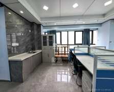 长燃润和天地(长润小区印湘江)  1室1厅1卫    1800.0元/月 长燃润和天地(长润小区印湘江)  1室1厅1卫    1800.0元/月