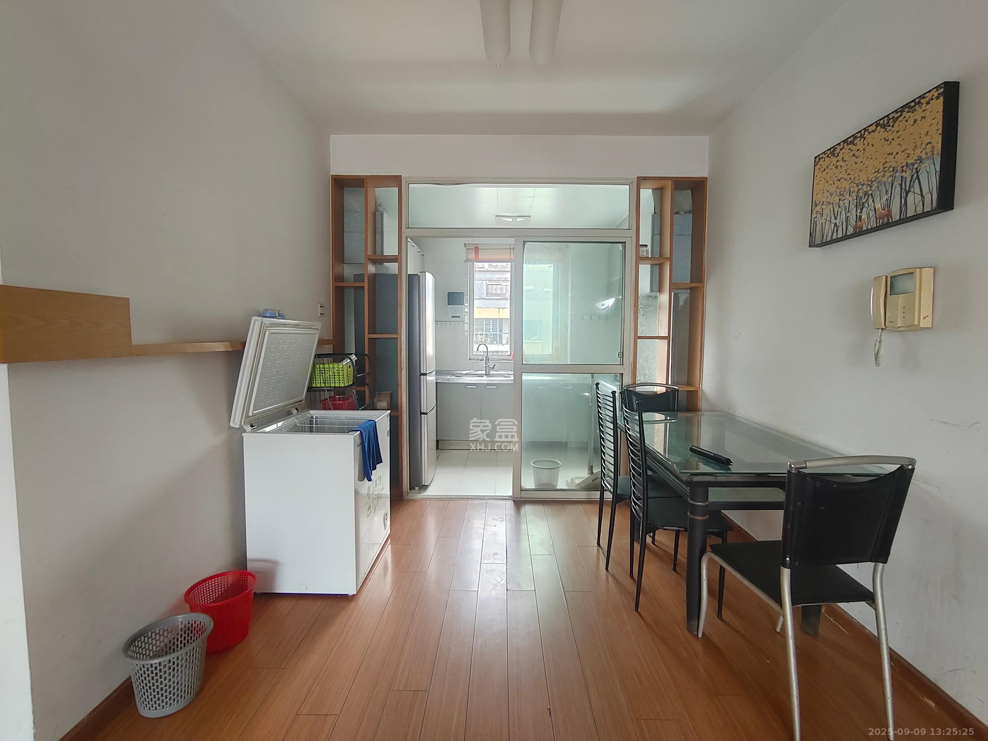 柠檬丽都 2室2厅1卫 2200.0元/月 柠檬丽都 2室2厅1卫 2200.0元/月室内图