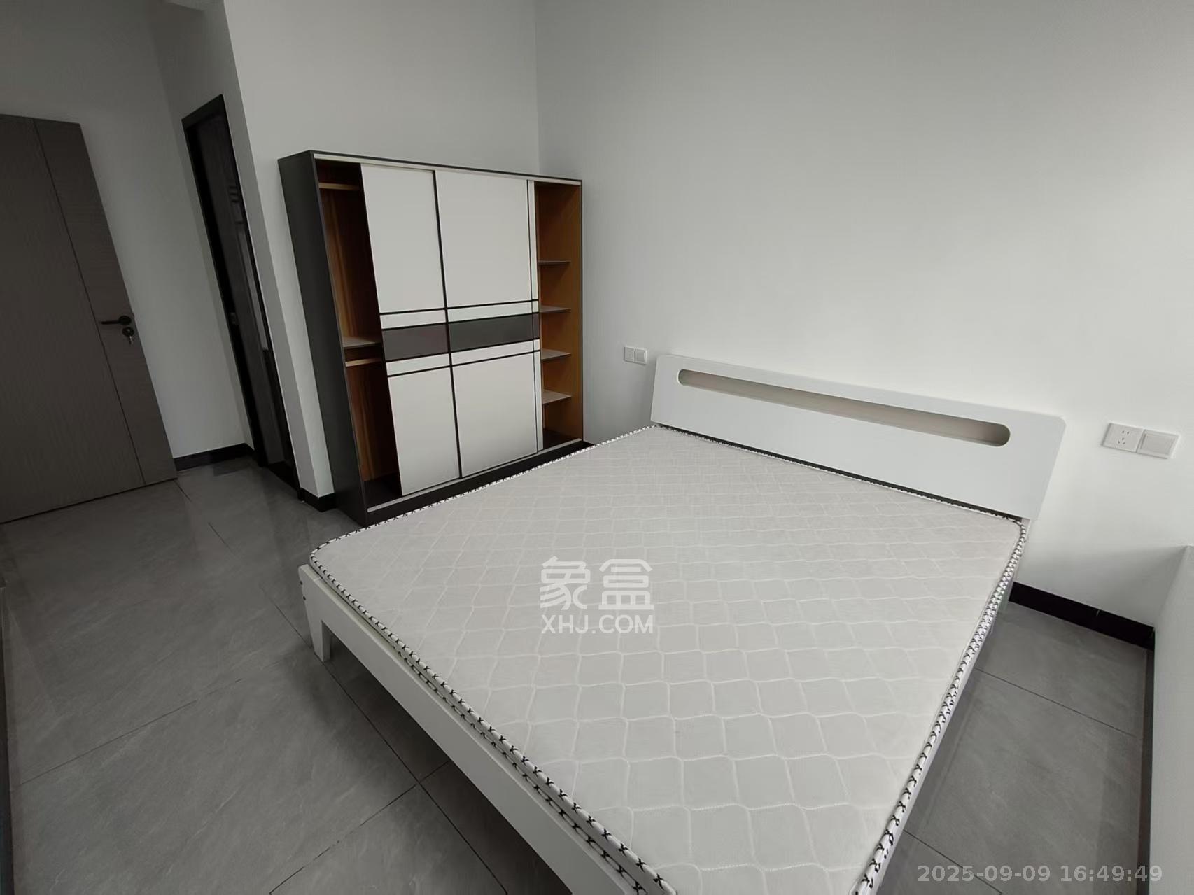 紫华郡 3室2厅2卫 2200.0元/月 紫华郡 3室2厅2卫 2200.0元/月室内图