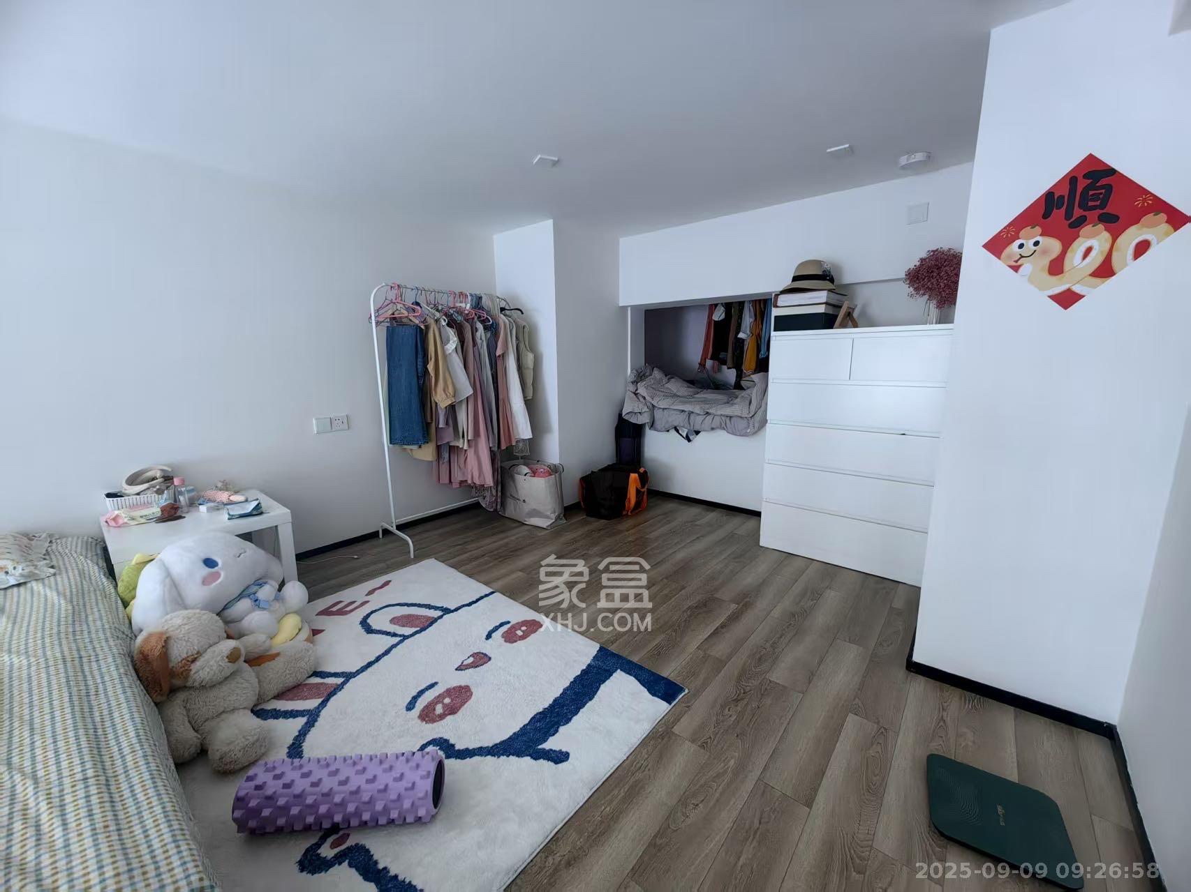 藏珑湖上公馆 2室1厅1卫 2300.0元/月 藏珑湖上公馆 2室1厅1卫 2300.0元/月室内图