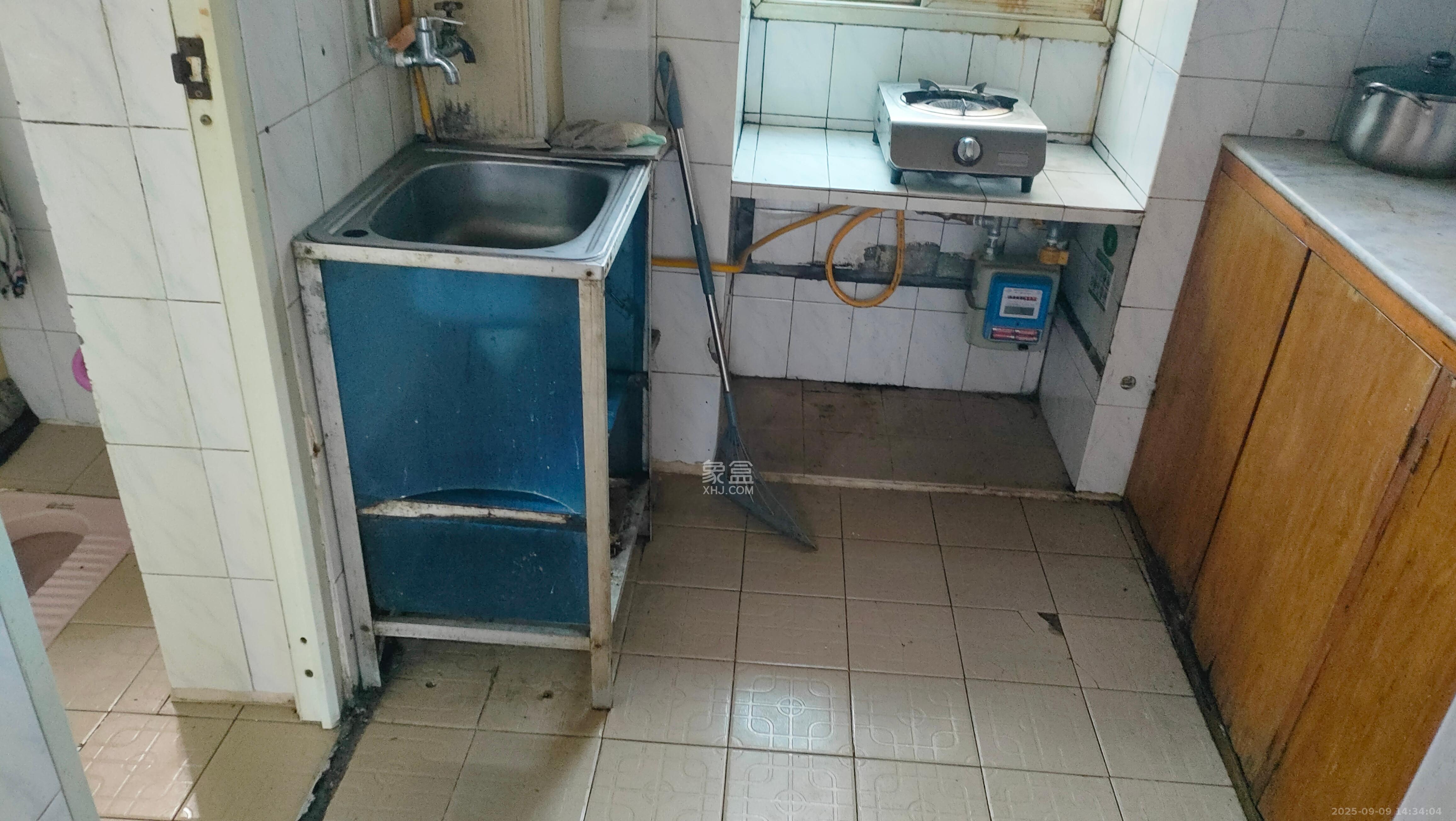 阿弥岭一二片  2室1厅1卫    1000.0元/月 阿弥岭一二片  2室1厅1卫    1000.0元/月室内图