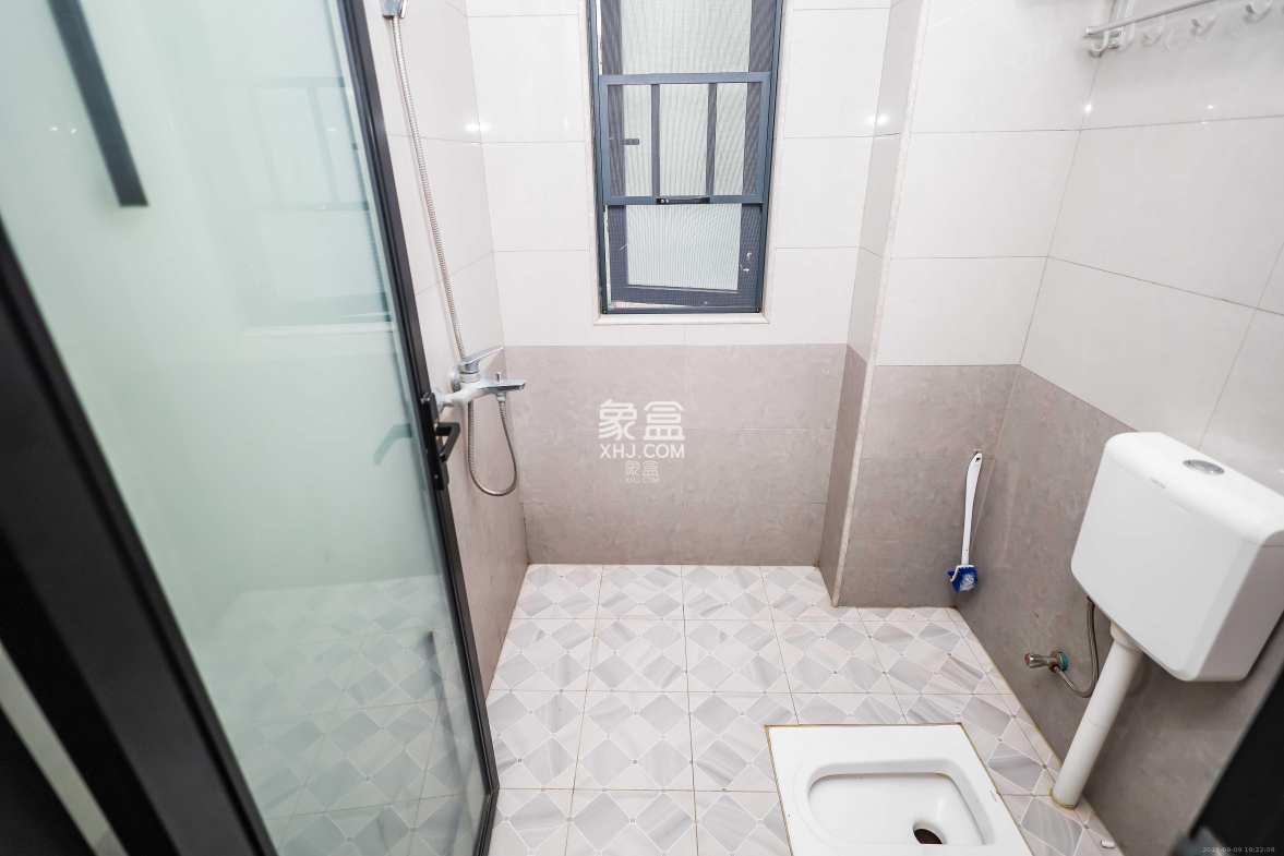 长房云时代 3室2厅1卫 71.8万 长房云时代 3室2厅1卫 71.8万卫生间