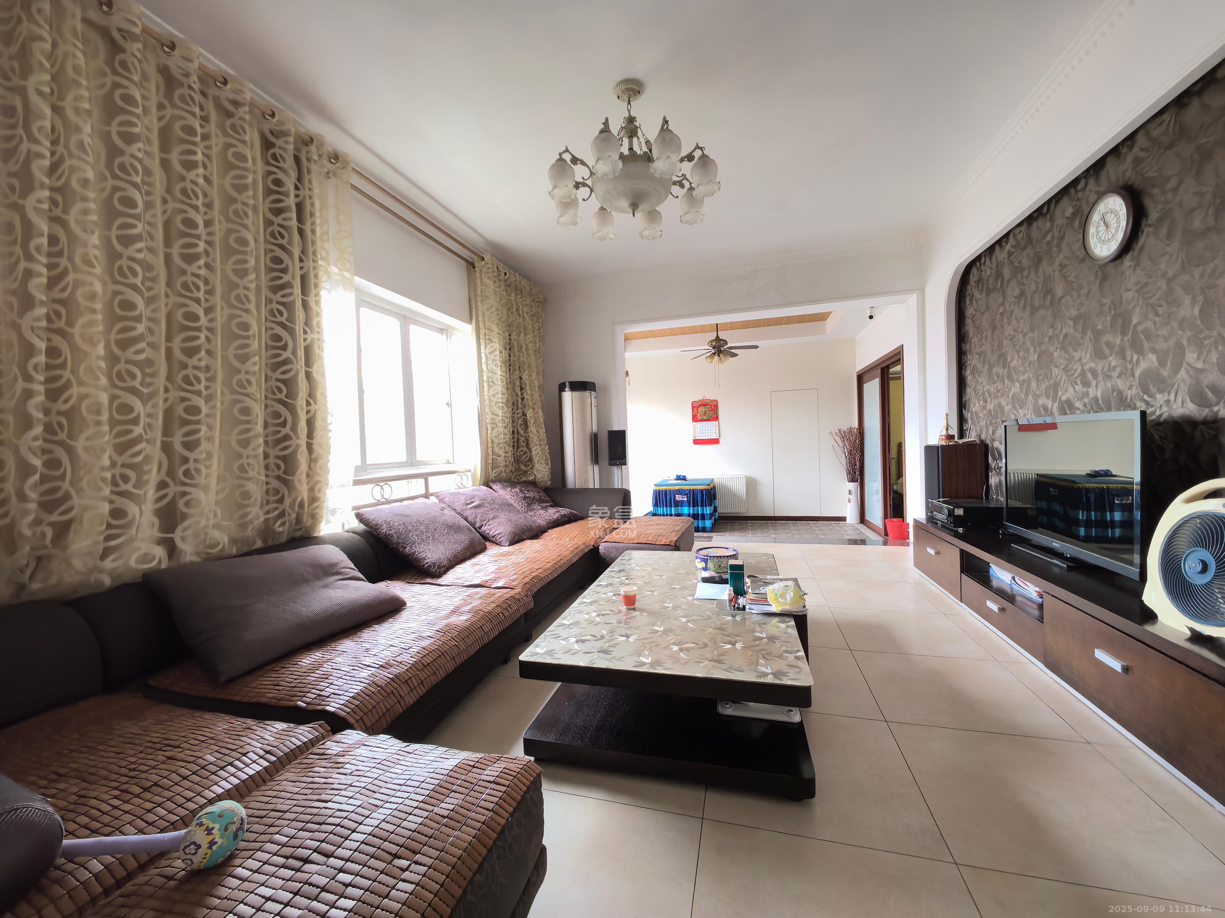 谋房博客(博客天街) 3室2厅2卫 3200.0元/月 谋房博客(博客天街) 3室2厅2卫 3200.0元/月室内图