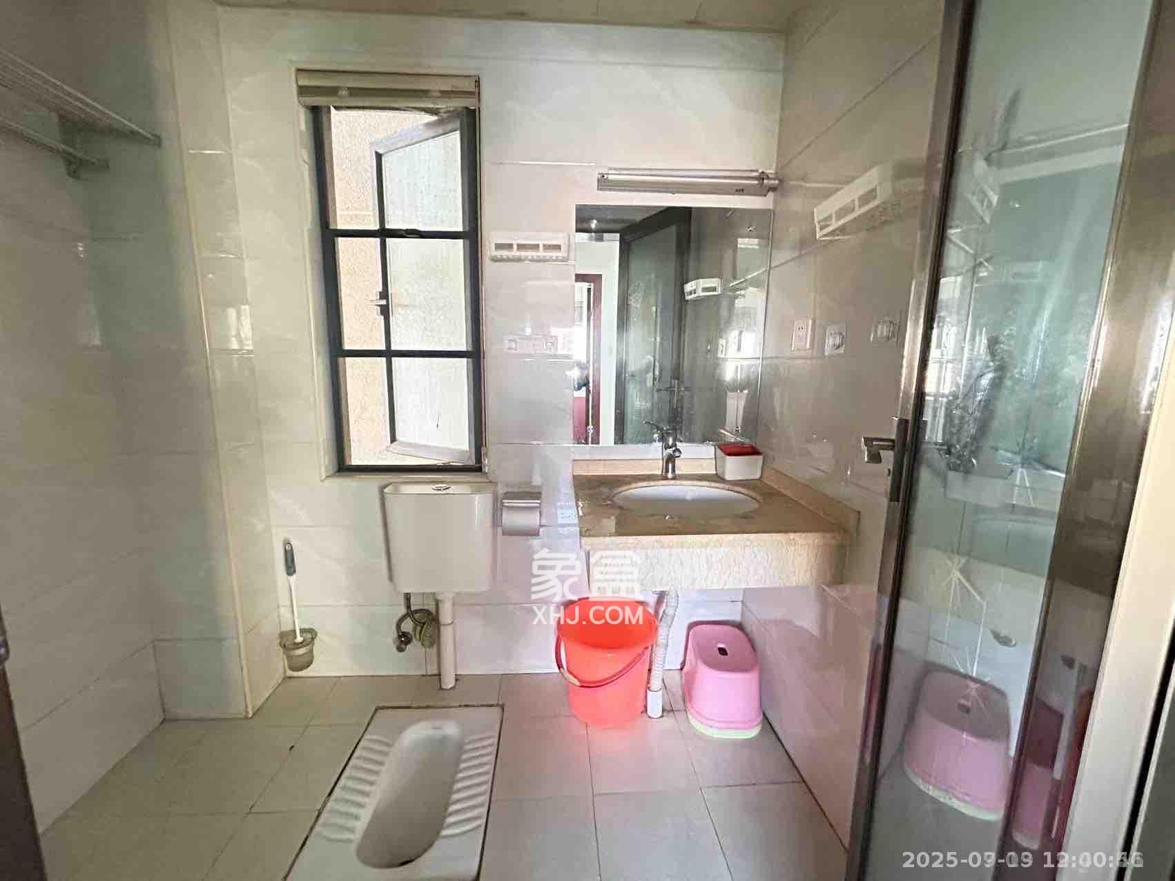 好莱城(弘德西街)  3室2厅2卫    2200.0元/月 好莱城(弘德西街)  3室2厅2卫    2200.0元/月室内图