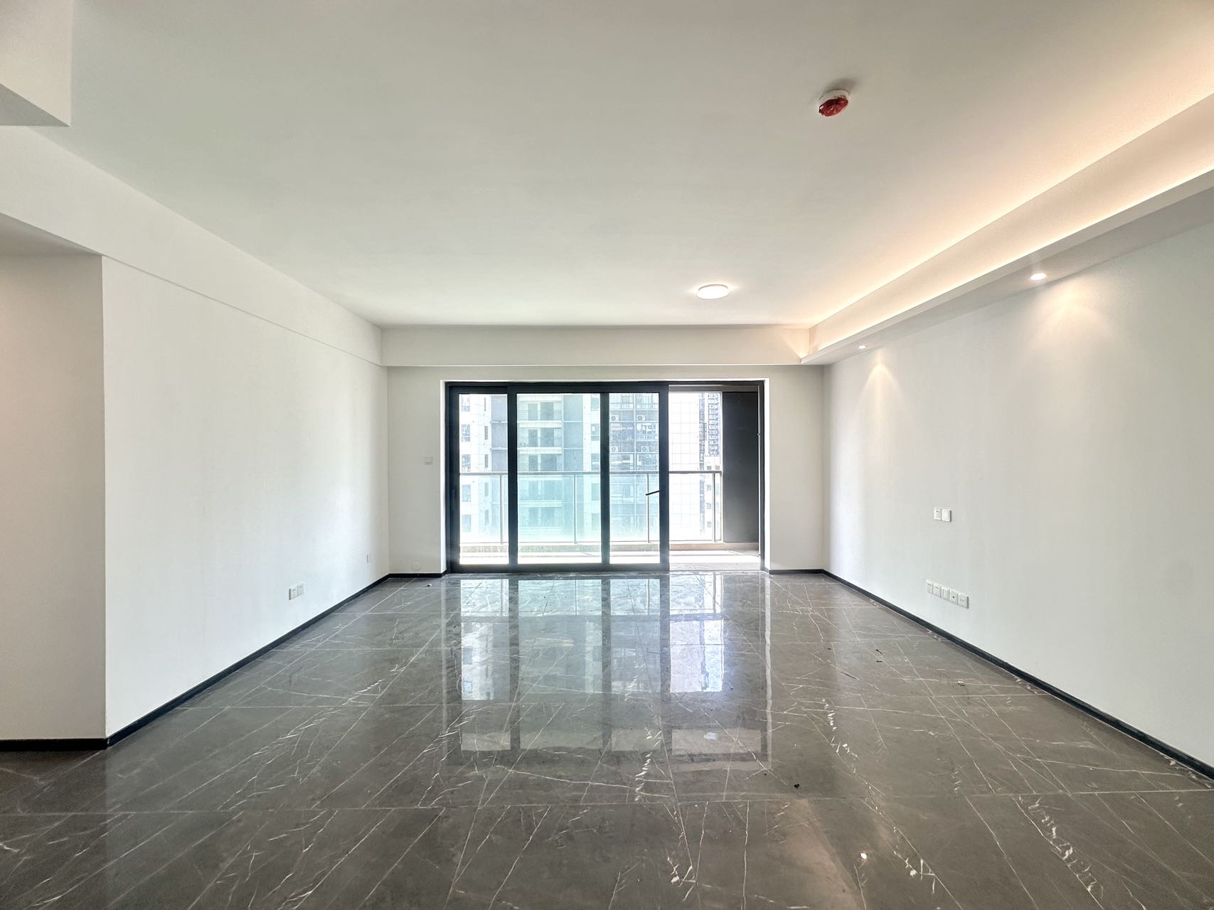 中海汇德里  3室2厅2卫    4500.0元/月 中海汇德里  3室2厅2卫    4500.0元/月室内图