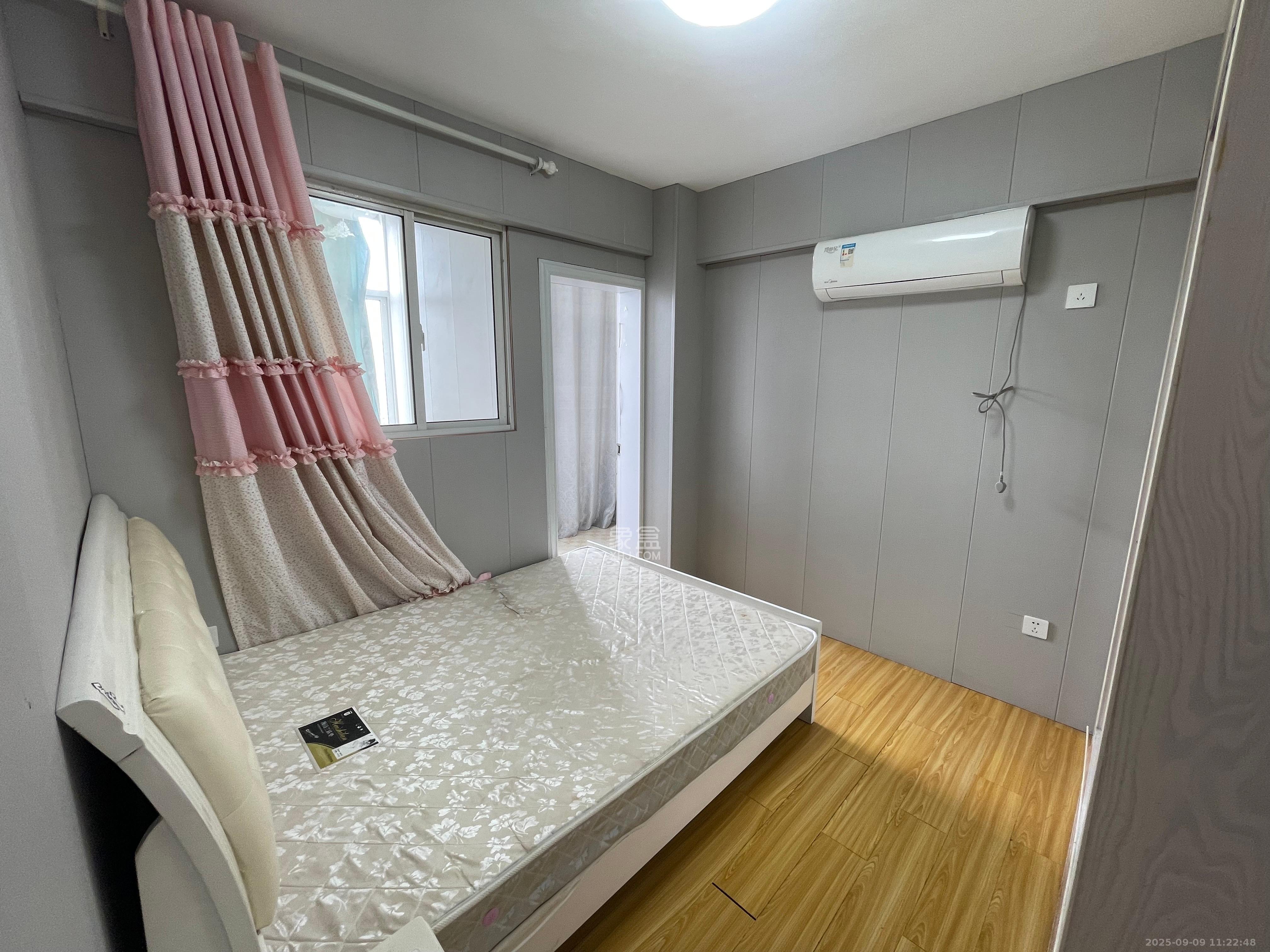 晓园大厦  3室1厅1卫    2700.0元/月室内图