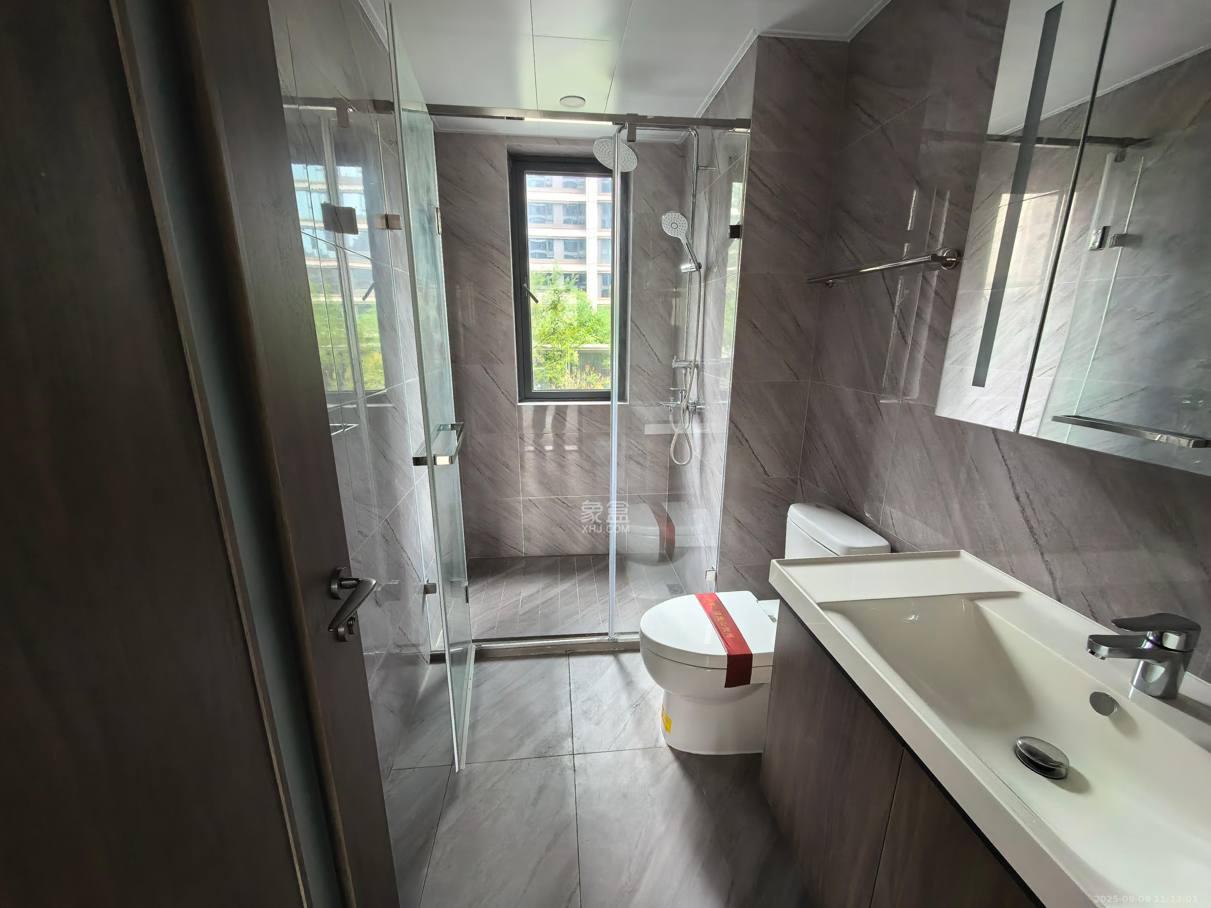 龙湖青云阙  4室2厅2卫    5000.0元/月 龙湖青云阙  4室2厅2卫    5000.0元/月室内图