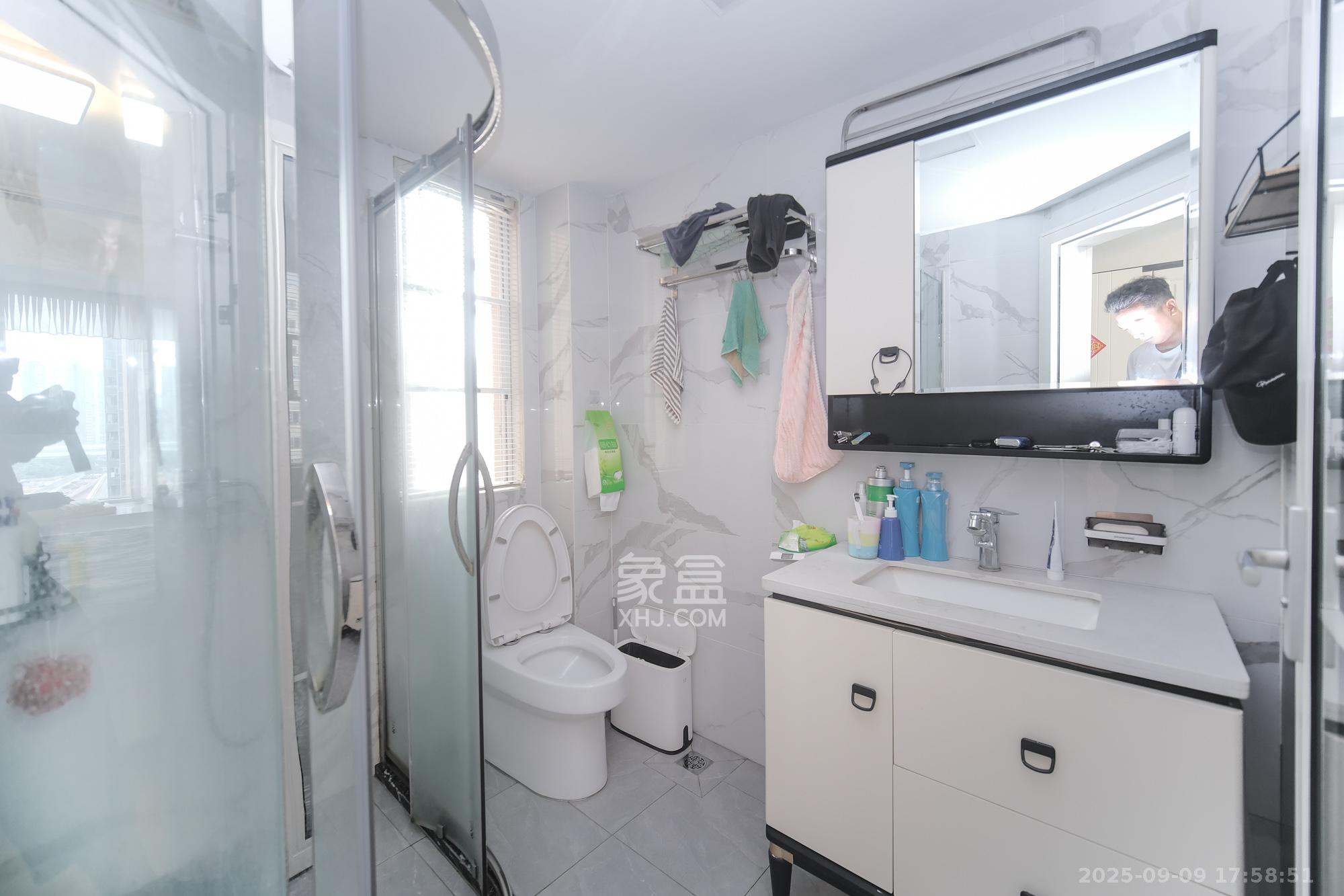 荣盛花语城 1室1厅1卫 105.0万 荣盛花语城 1室1厅1卫 105.0万卫生间