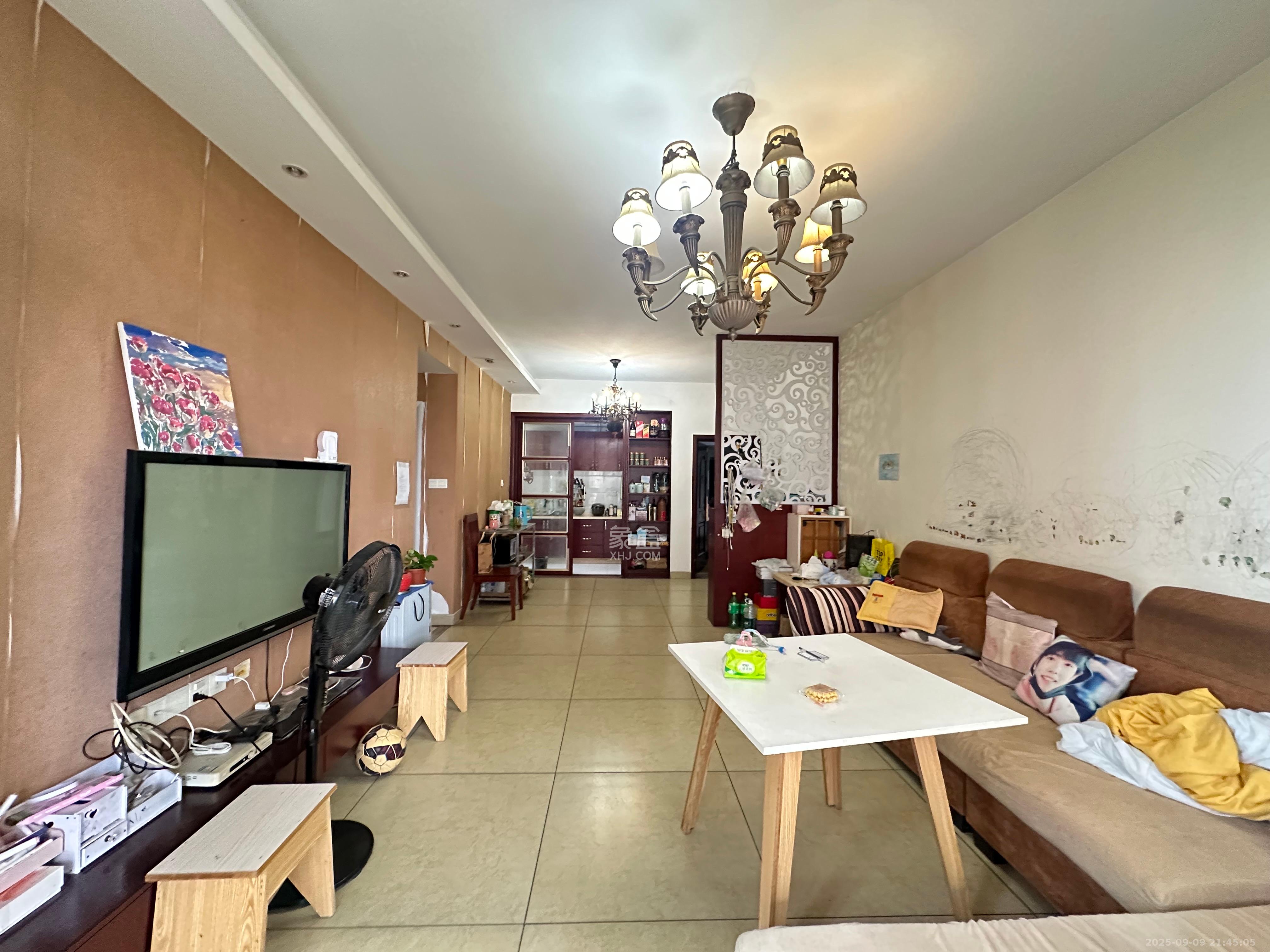 银盘鑫城 2室2厅1卫 1500.0元/月 银盘鑫城 2室2厅1卫 1500.0元/月室内图