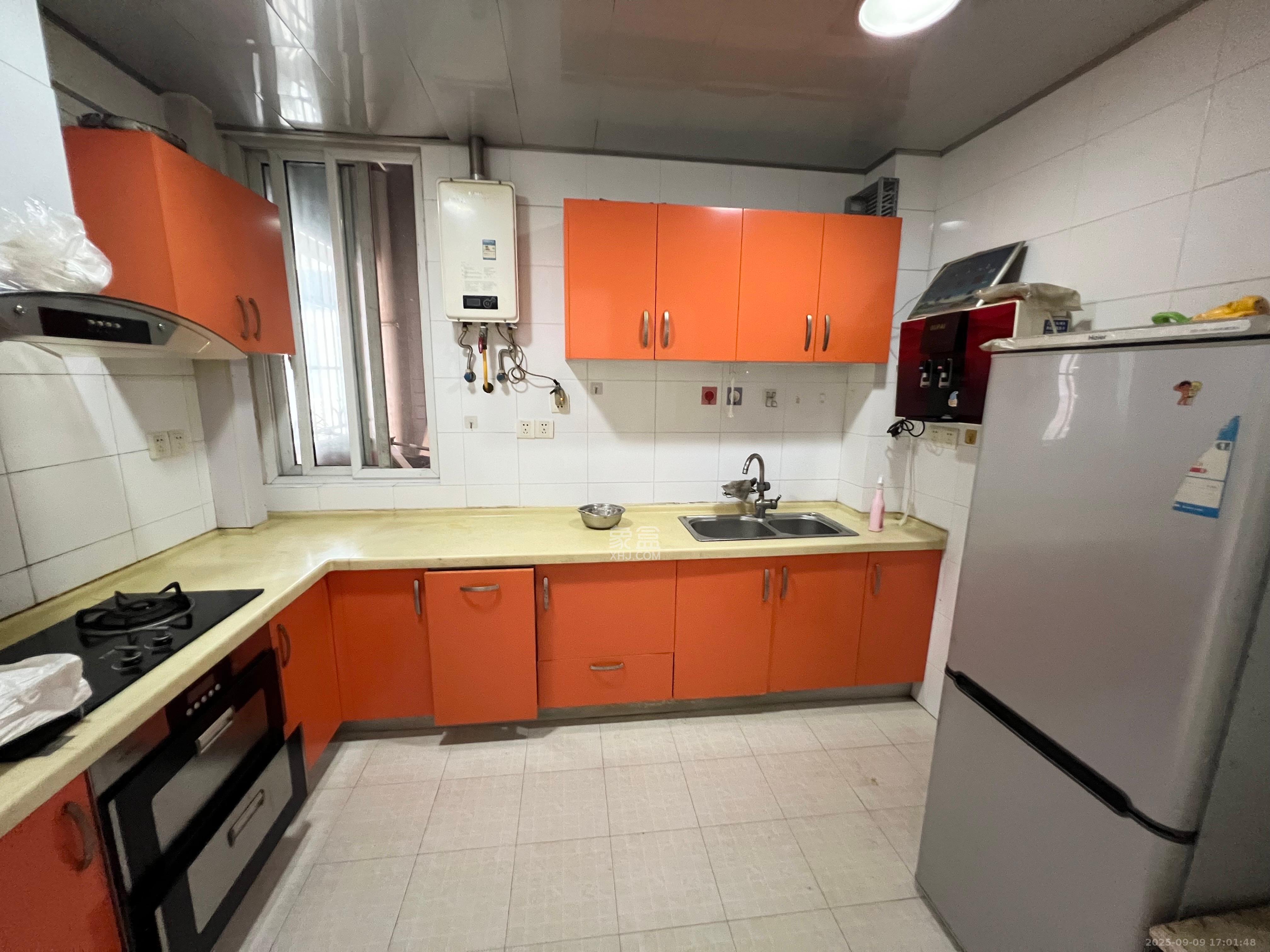 星沙教师公寓 3室2厅2卫 2000.0元/月 星沙教师公寓 3室2厅2卫 2000.0元/月室内图