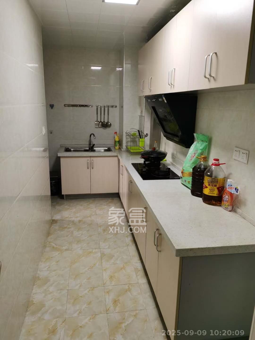 旭辉御府  3室2厅1卫    2000.0元/月室内图