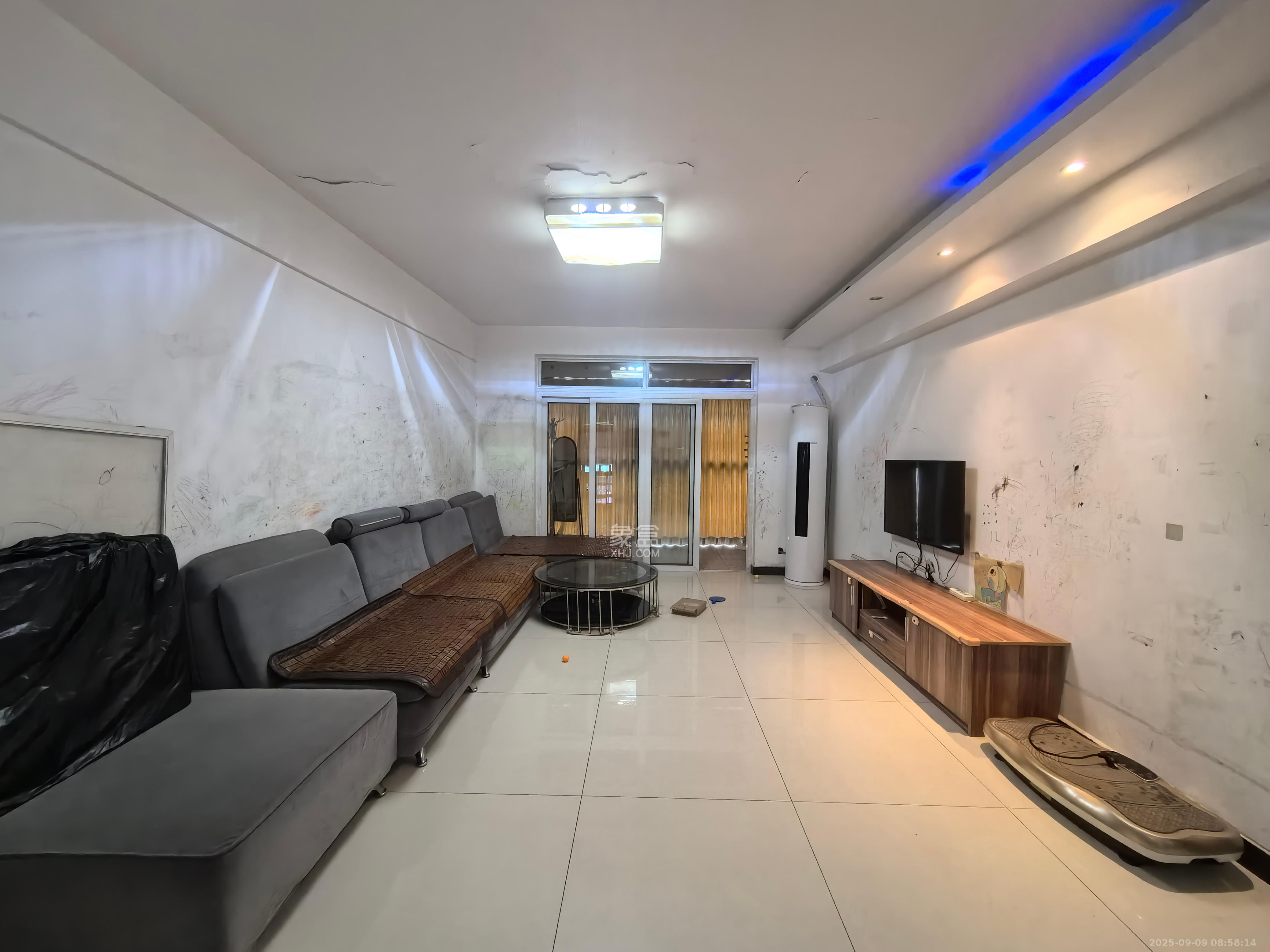 山水庭院  2室2厅1卫    1300.0元/月 山水庭院  2室2厅1卫    1300.0元/月