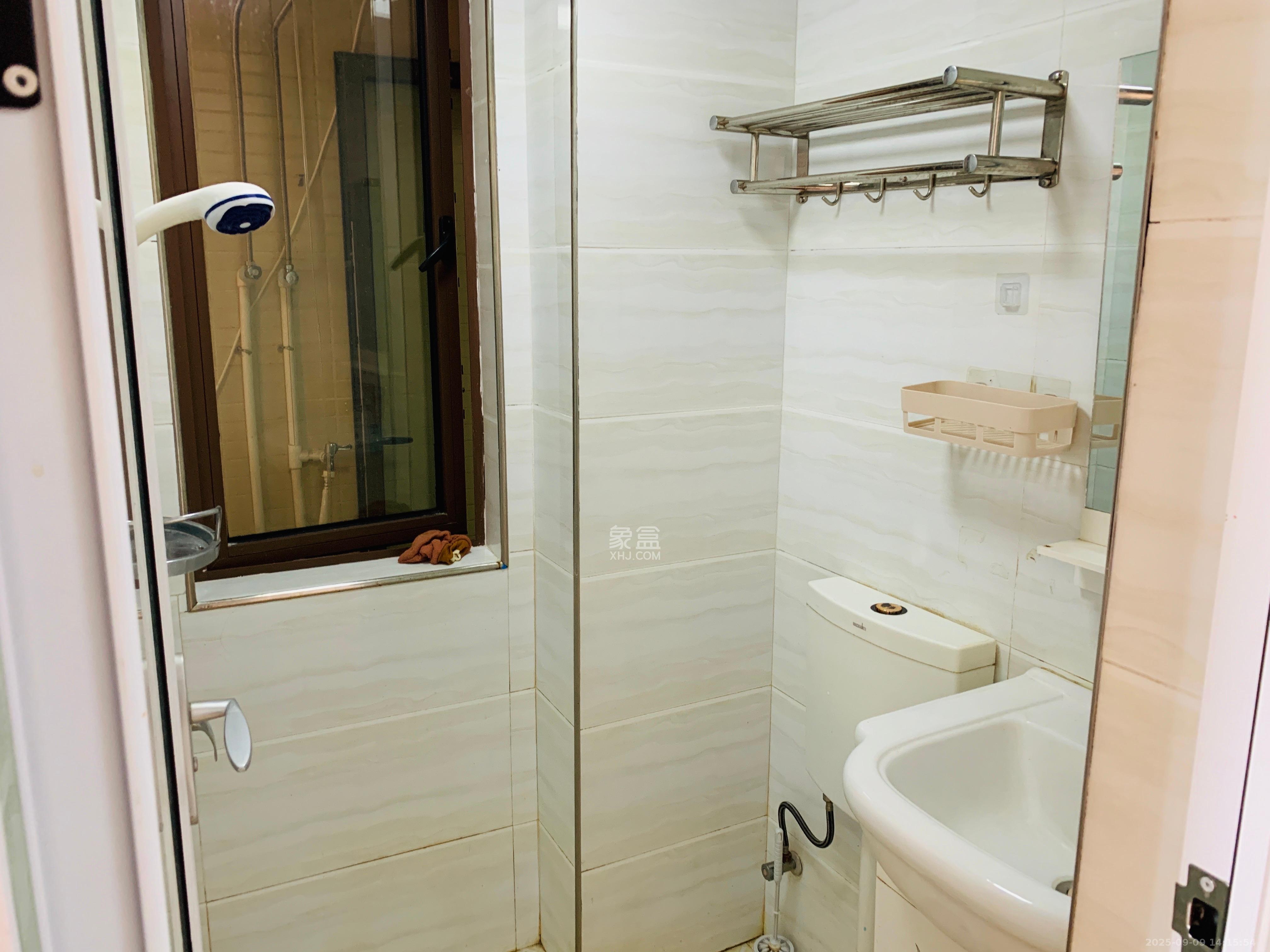 金房奥斯卡  1室1厅1卫    1300.0元/月 金房奥斯卡  1室1厅1卫    1300.0元/月室内图