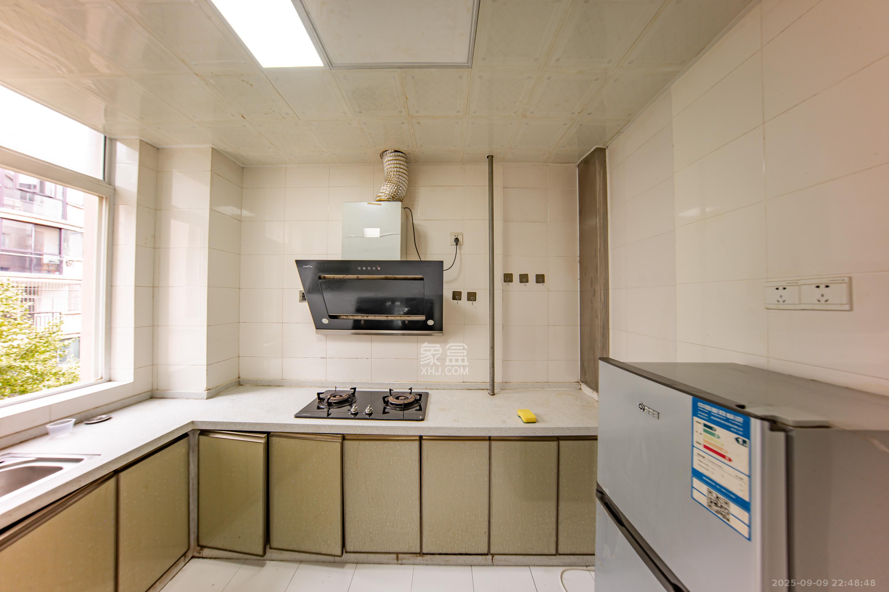 枫华府第 3室2厅2卫 65.0万 枫华府第 3室2厅2卫 65.0万厨房