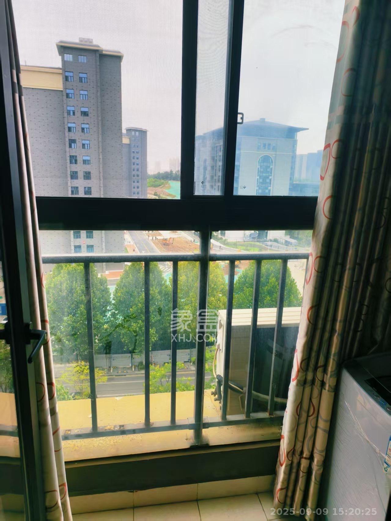 万科城市花园  1室1厅1卫    1300.0元/月室内图