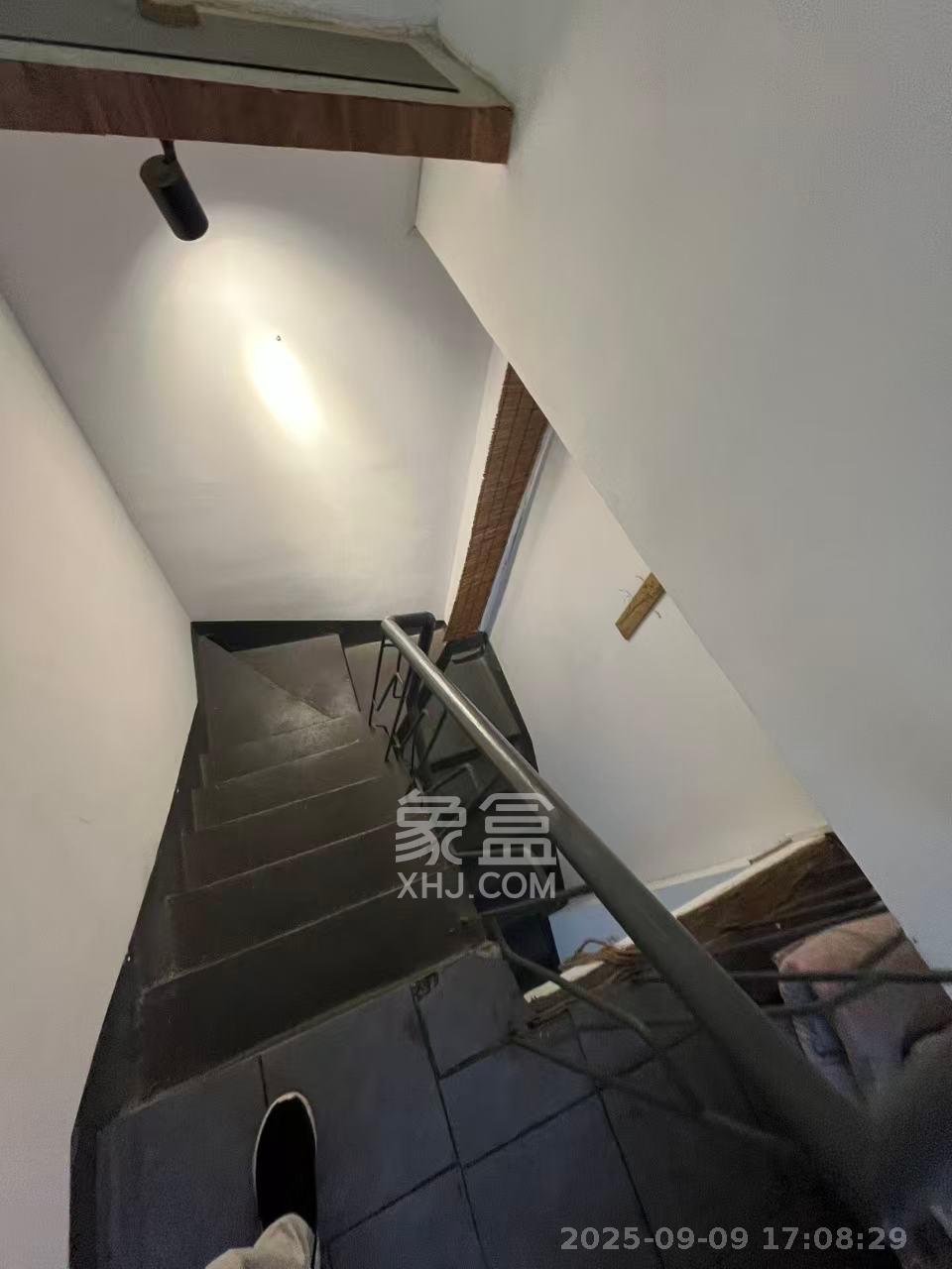 崇文里、崇圣里散盘 3室1厅1卫 1650.0元/月 崇文里、崇圣里散盘 3室1厅1卫 1650.0元/月室内图