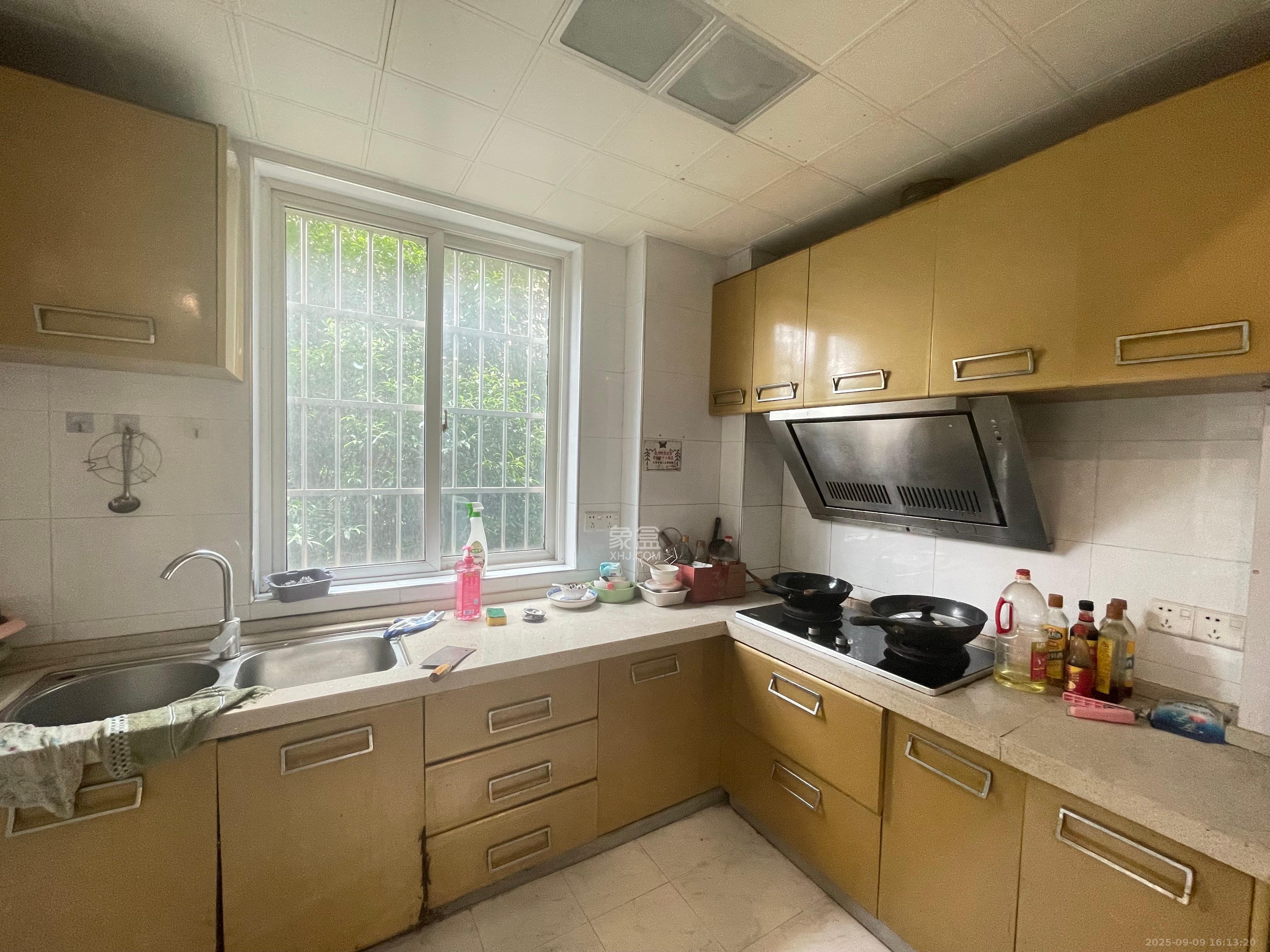 上河国际C区 6室1厅2卫 1000.0元/月 上河国际C区 6室1厅2卫 1000.0元/月室内图