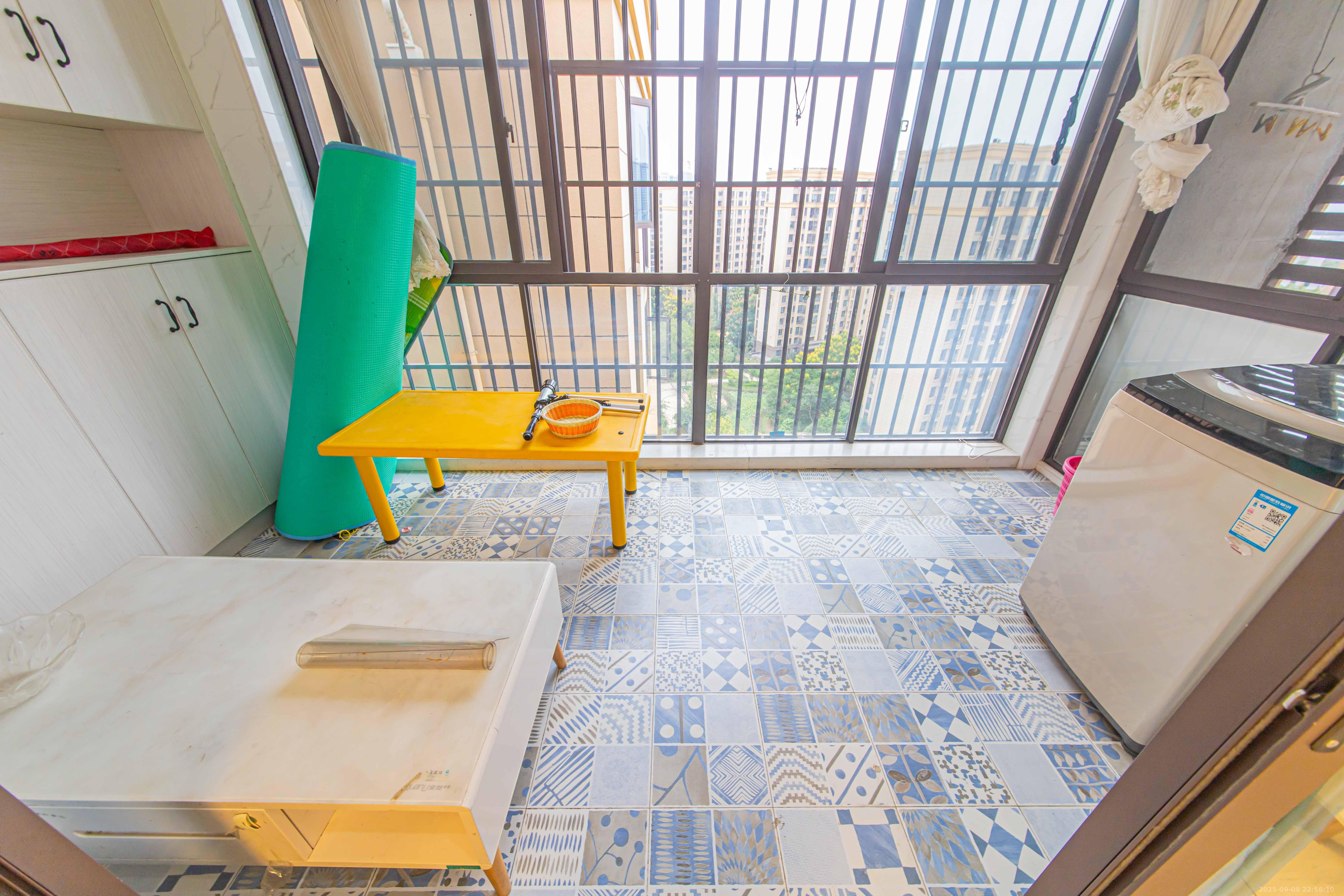 鑫远悦城（鑫远悦时代）  4室2厅2卫    117.0万阳台