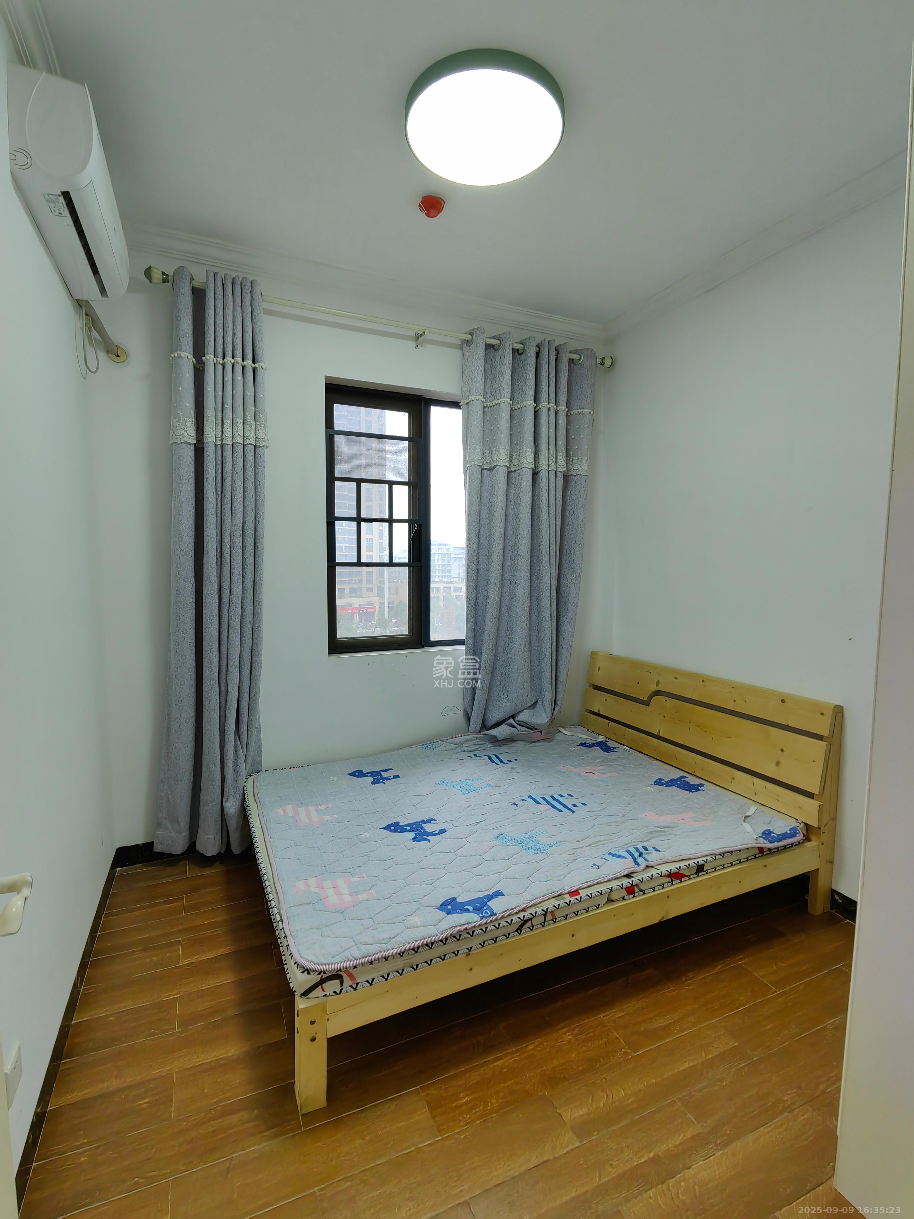 中建梅溪湖中心  4室2厅2卫    3500.0元/月室内图