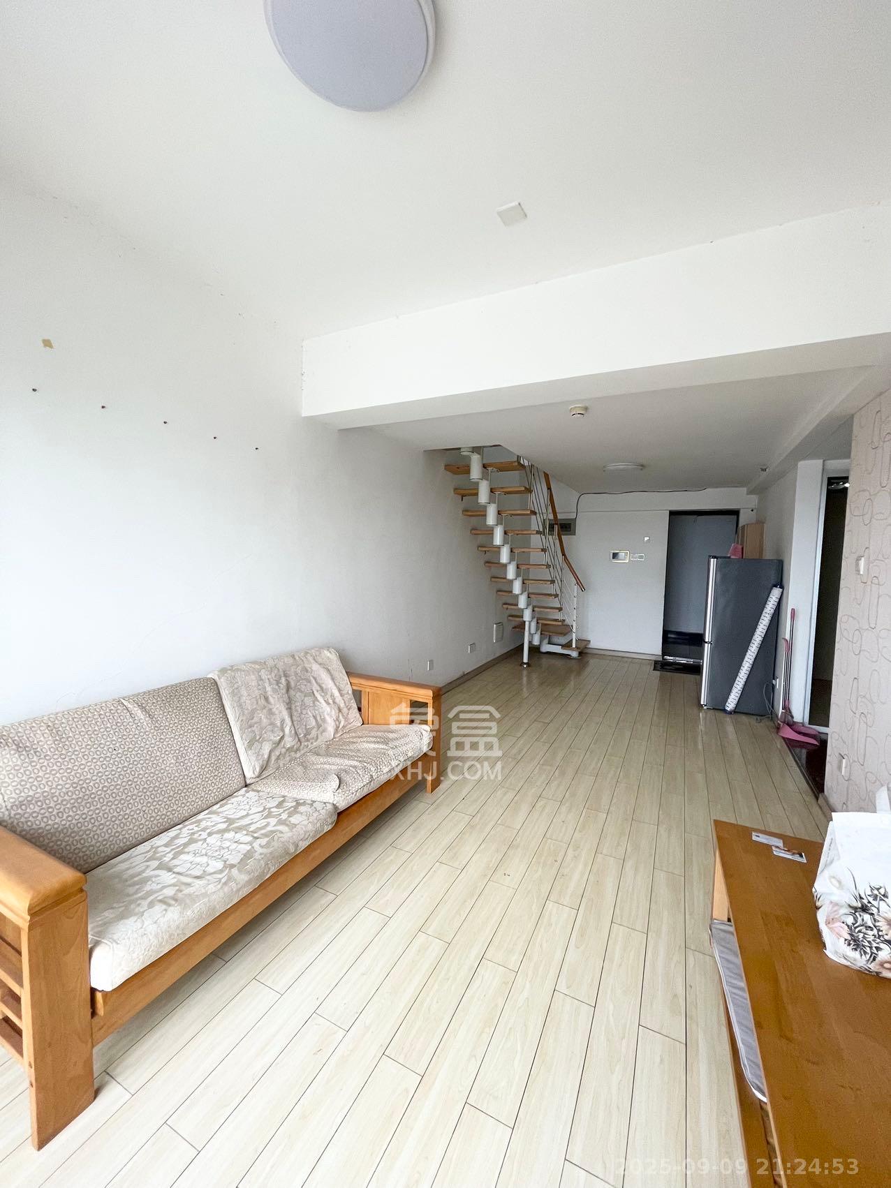 中信文化广场（中信新城二期）  2室1厅2卫    1400.0元/月室内图