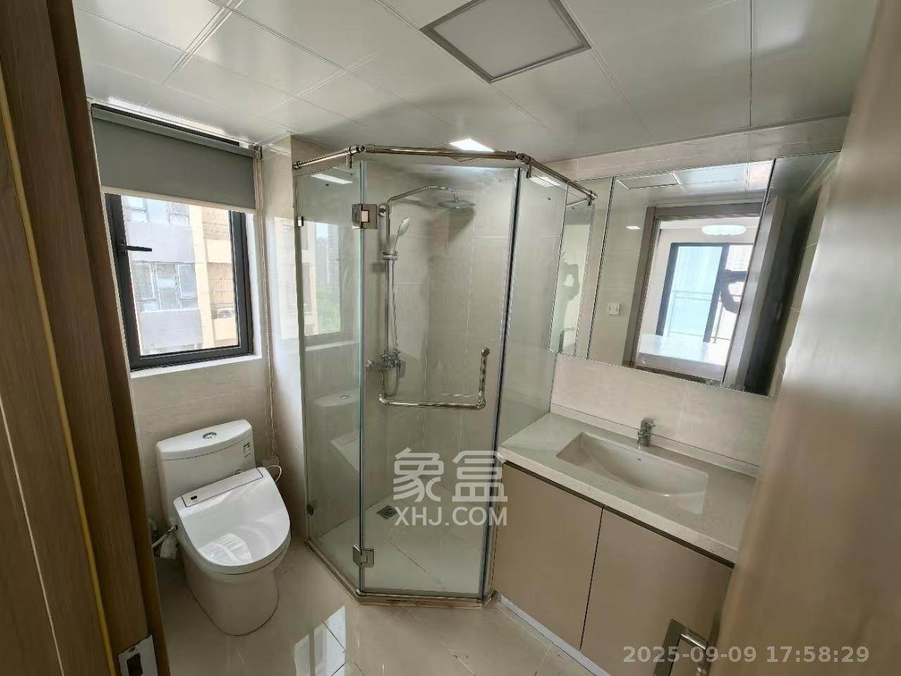 长沙高铁吾悦广场 3室2厅2卫 3400.0元/月 长沙高铁吾悦广场 3室2厅2卫 3400.0元/月室内图