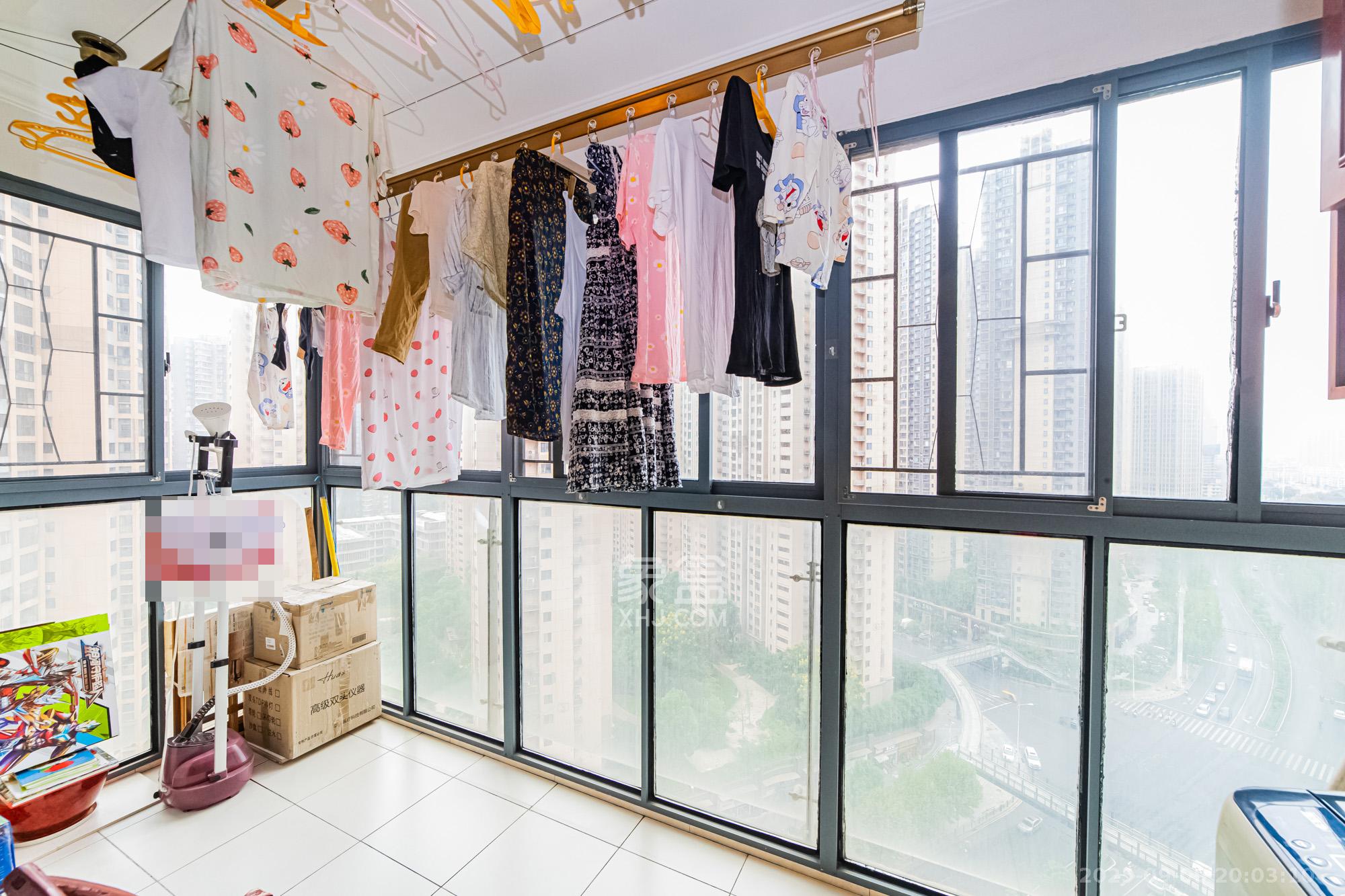 北辰三角洲E5区  4室2厅2卫    189.8万 北辰三角洲E5区  4室2厅2卫    189.8万阳台