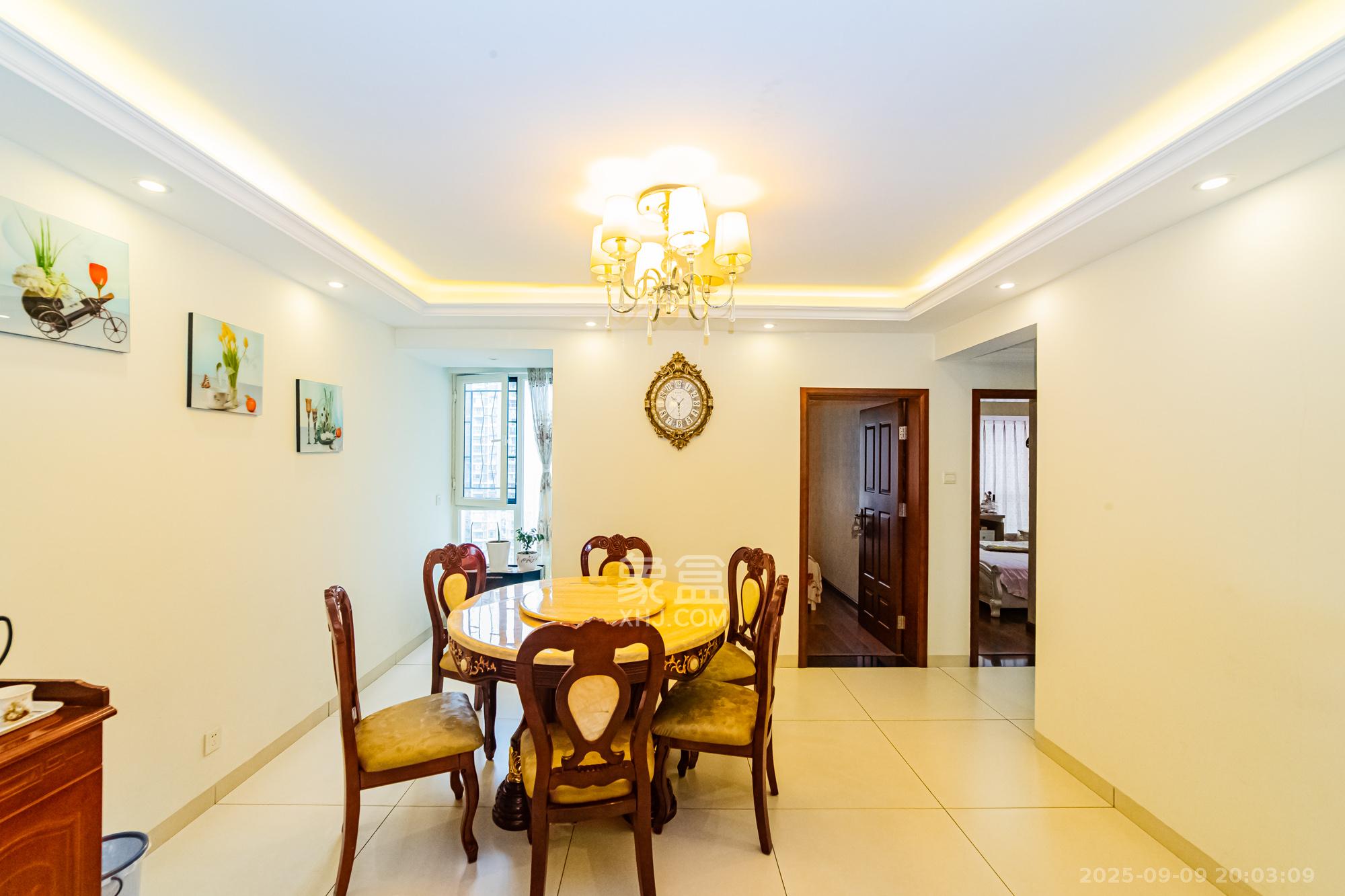 北辰三角洲E5区  4室2厅2卫    189.8万 北辰三角洲E5区  4室2厅2卫    189.8万客厅