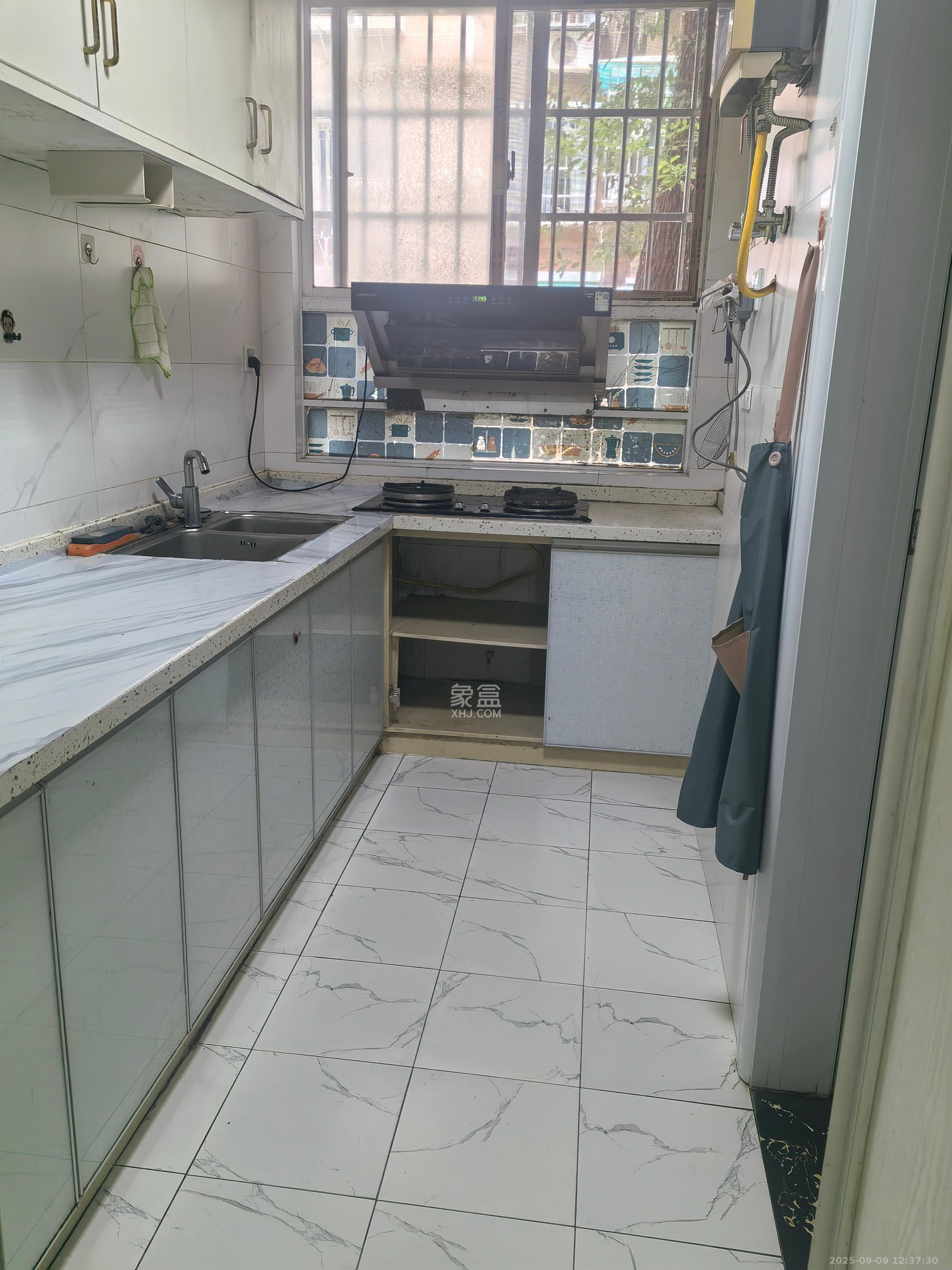 赤岗小区(一二三片)  2室1厅1卫    2000.0元/月 赤岗小区(一二三片)  2室1厅1卫    2000.0元/月室内图