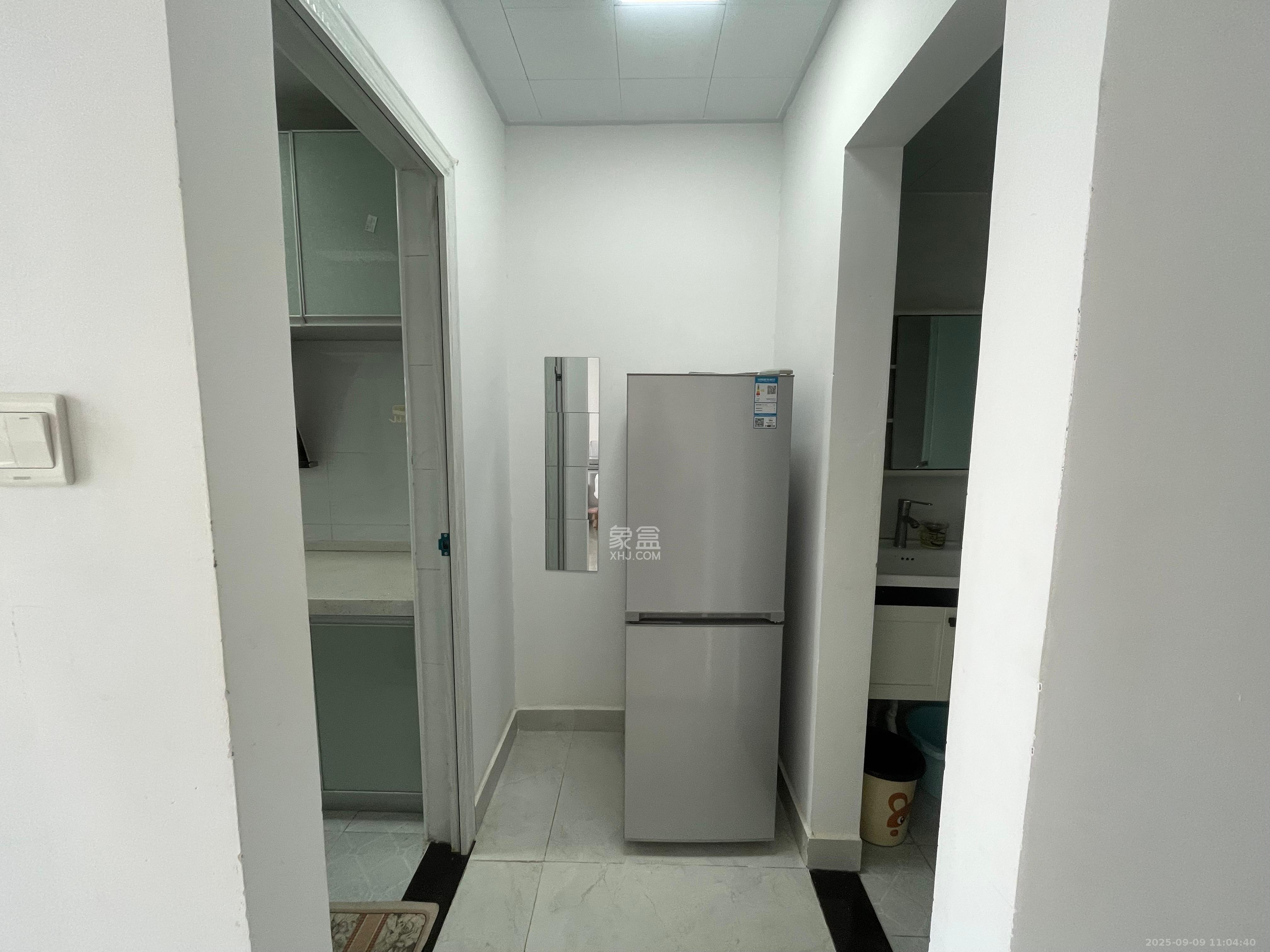 辉宏橄榄城  1室1厅1卫    1500.0元/月室内图