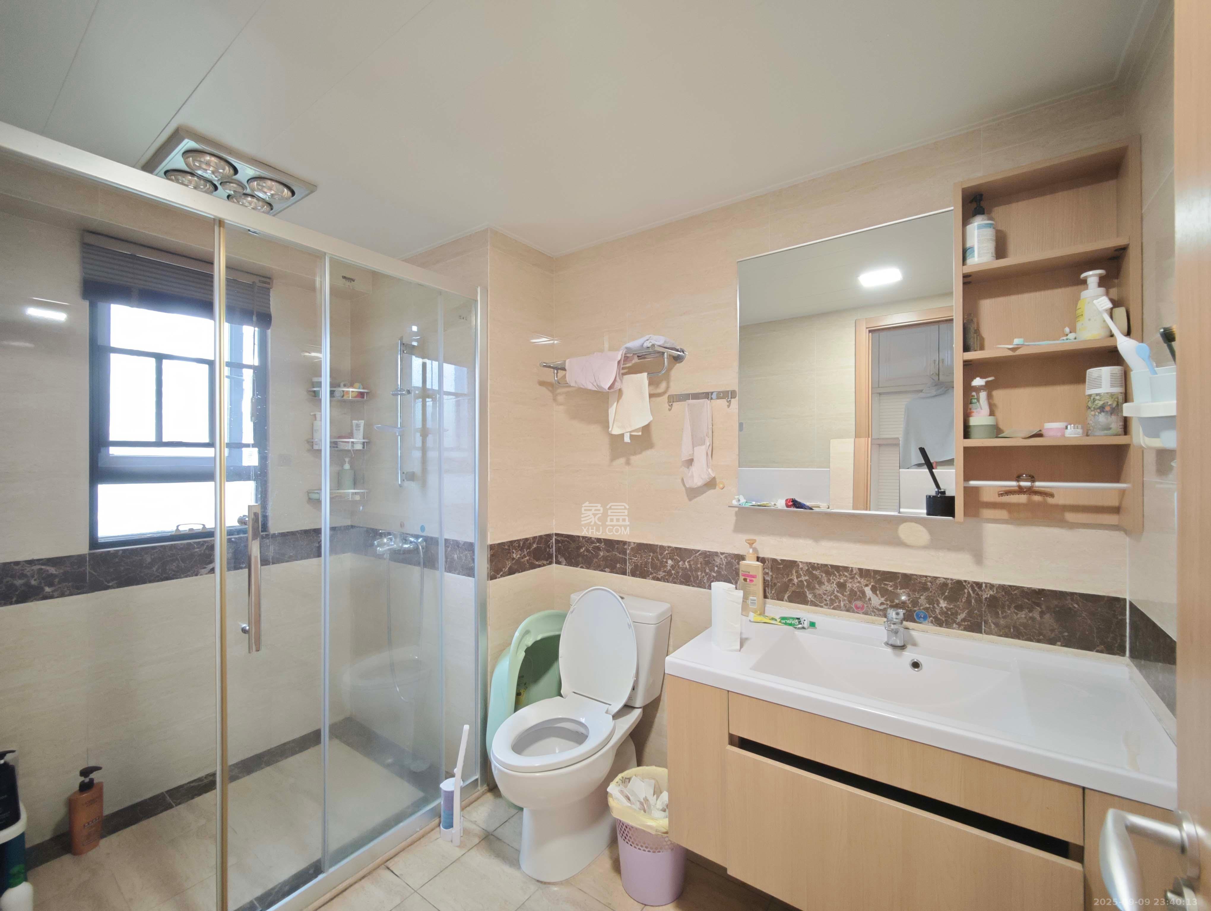 万科魅力之城非凡里 3室2厅2卫 105.0万 万科魅力之城非凡里 3室2厅2卫 105.0万卫生间