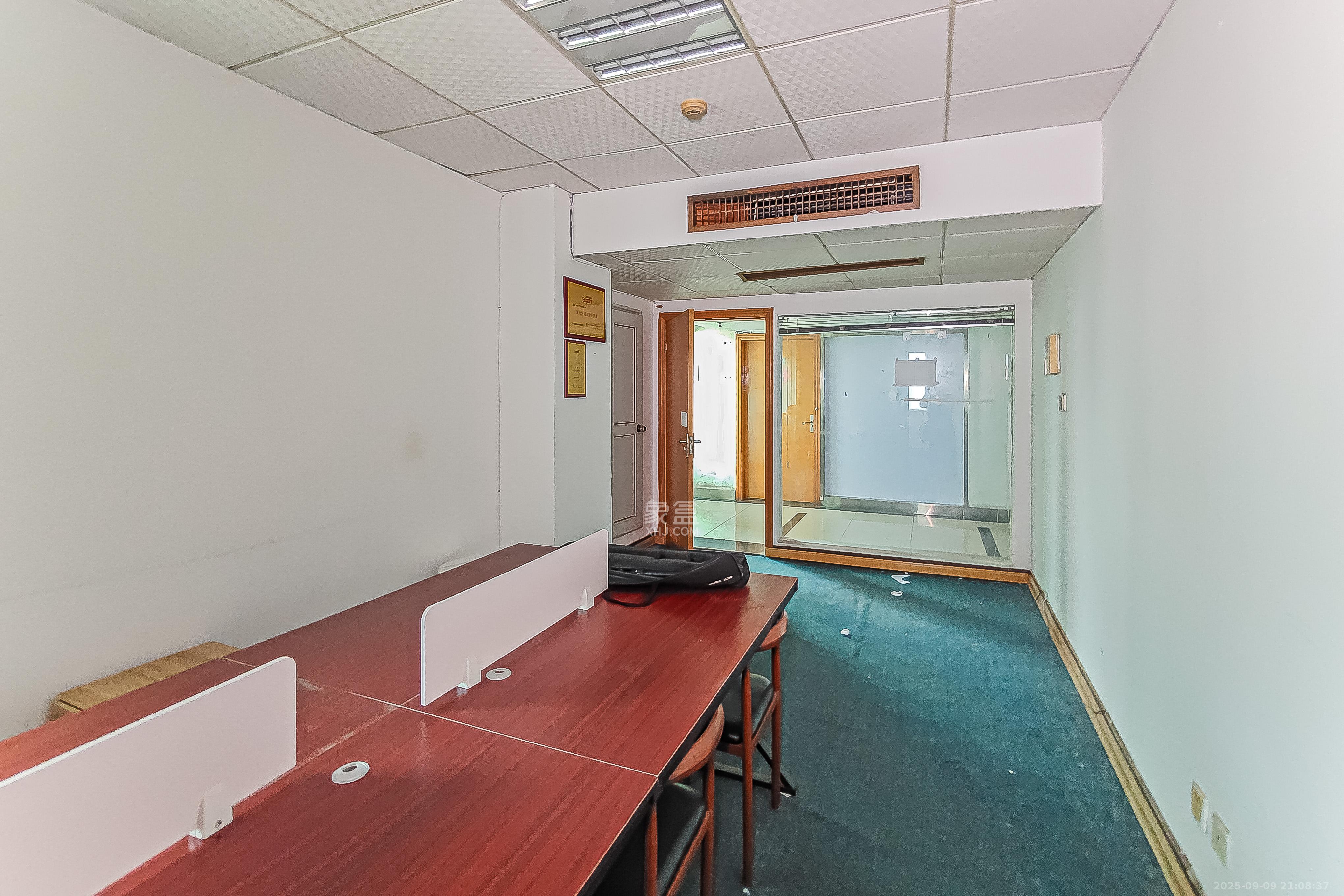 佳天国际新城  1室1厅1卫    35.0万客厅