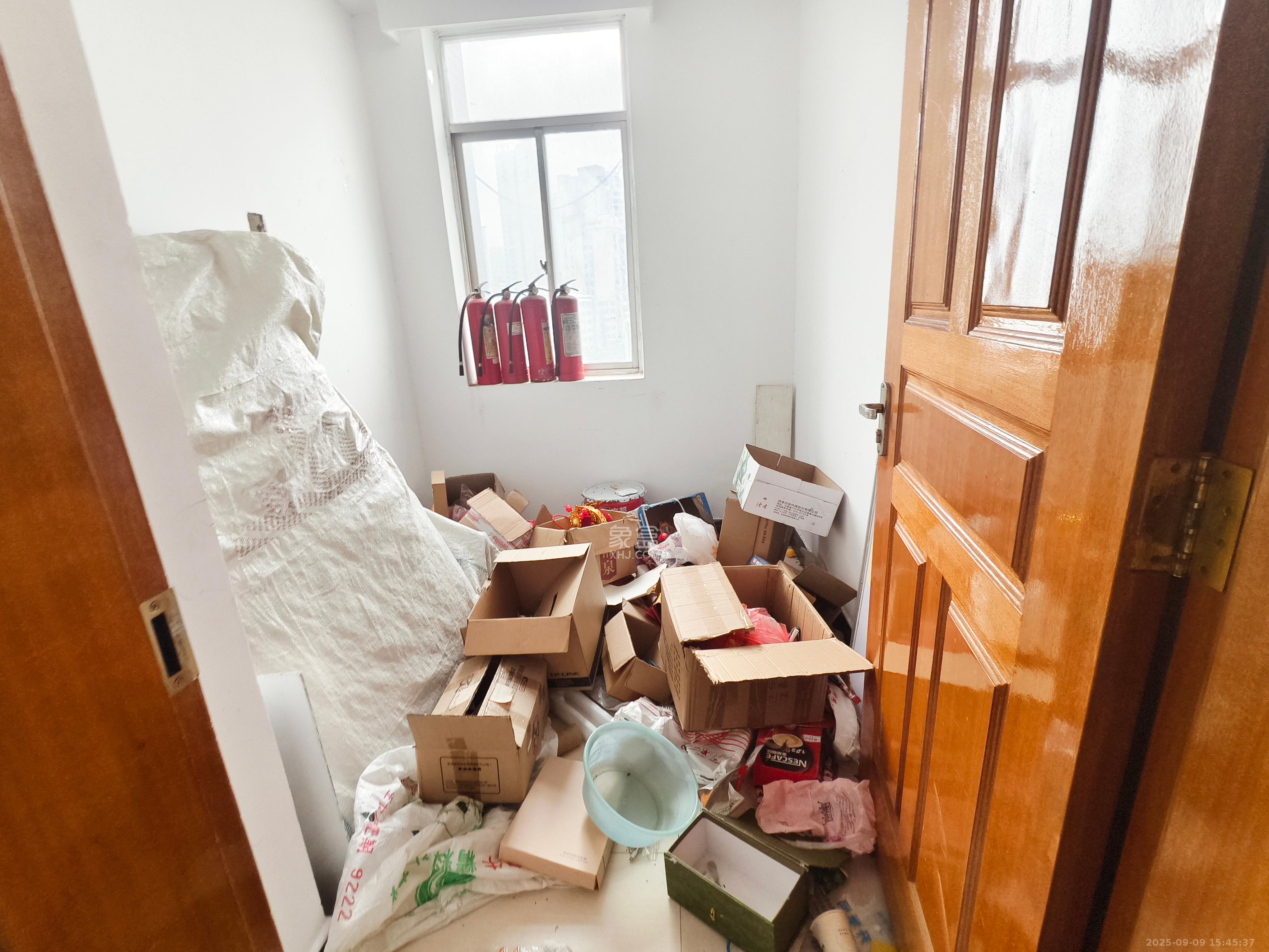 都市阳光大厦  6室2厅2卫    3700.0元/月室内图