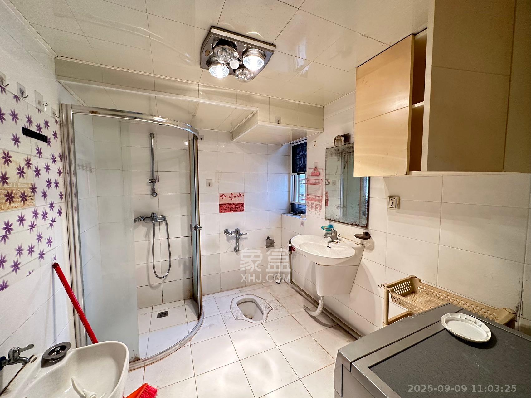 南湖嘉园  3室2厅2卫    2700.0元/月室内图