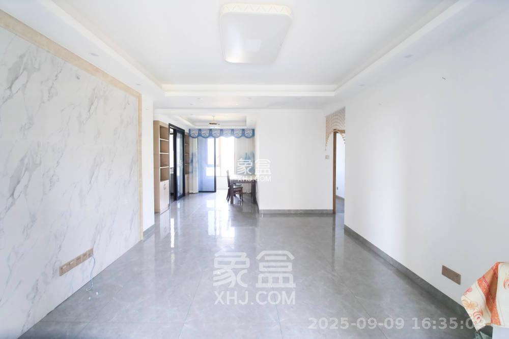 长房半岛蓝湾(观山月) 3室2厅1卫 2300.0元/月 长房半岛蓝湾(观山月) 3室2厅1卫 2300.0元/月户型图