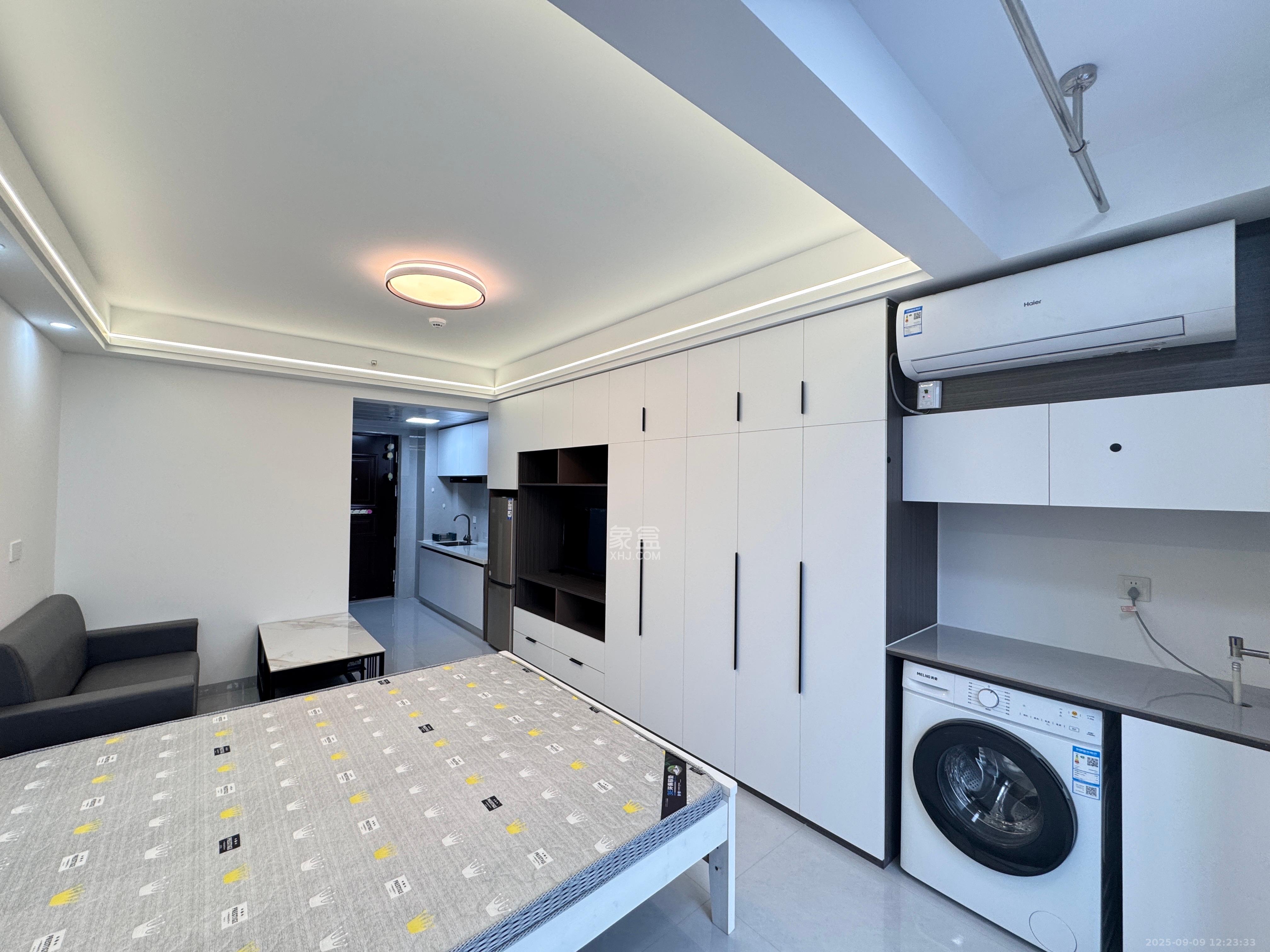 中海珑悦府  1室1厅1卫    1350.0元/月 中海珑悦府  1室1厅1卫    1350.0元/月室内图