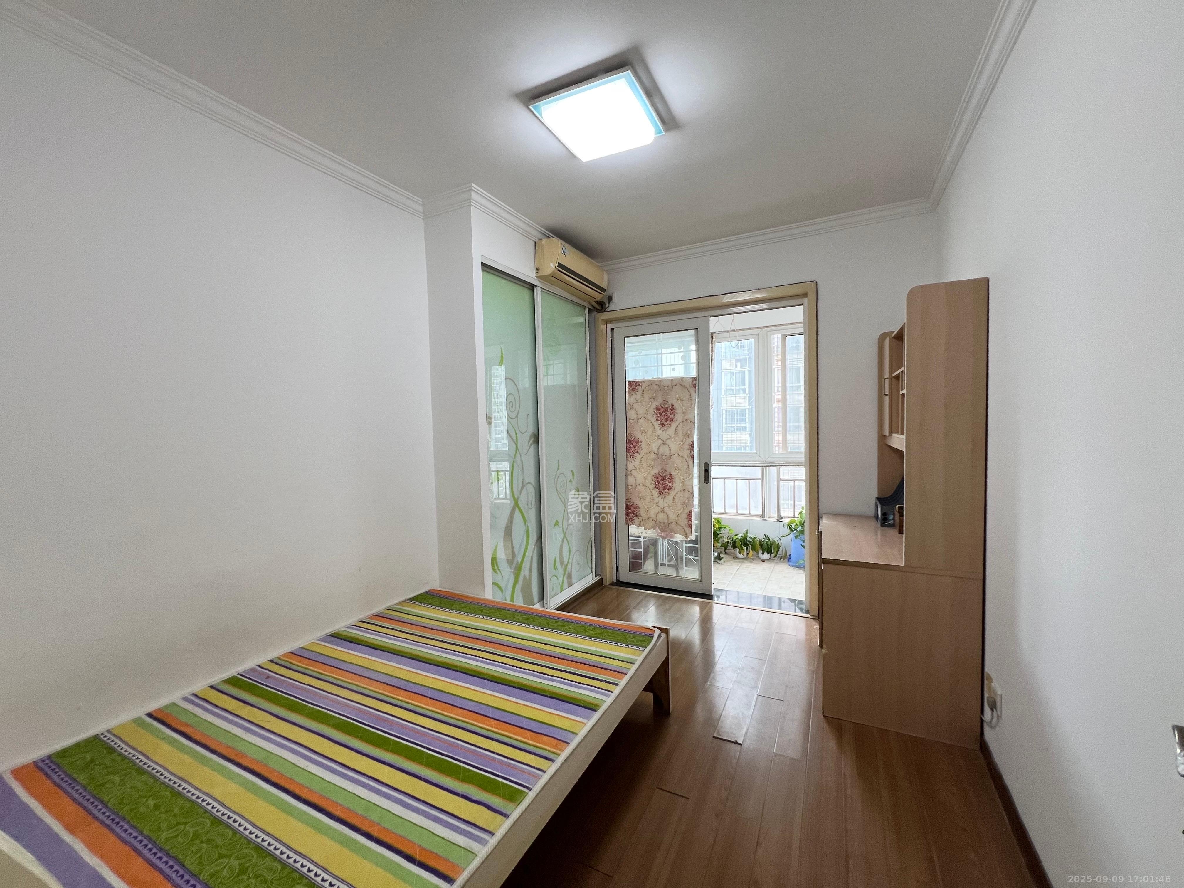 星沙教师公寓 3室2厅2卫 2000.0元/月 星沙教师公寓 3室2厅2卫 2000.0元/月室内图