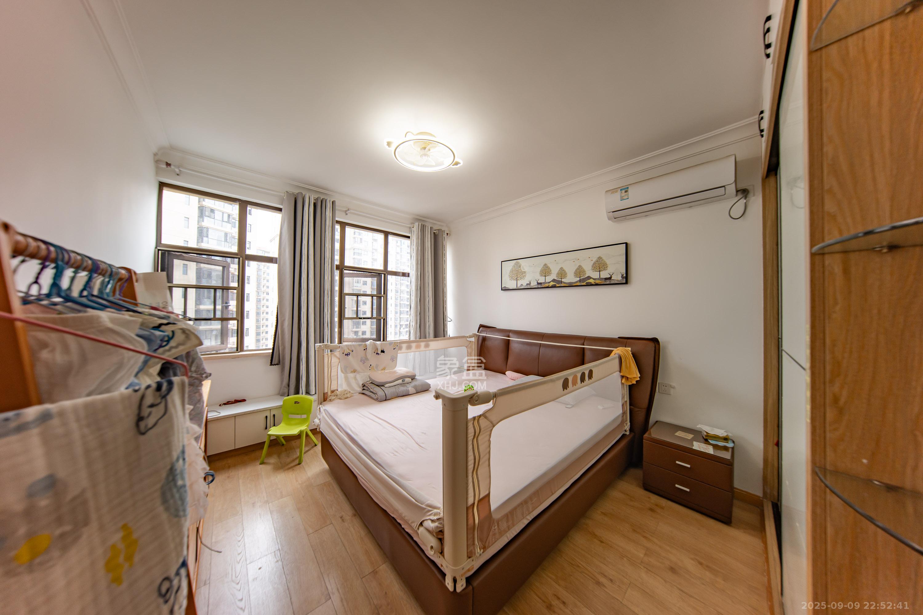 江山帝景哈佛 3室2厅1卫 79.8万 江山帝景哈佛 3室2厅1卫 79.8万卧室