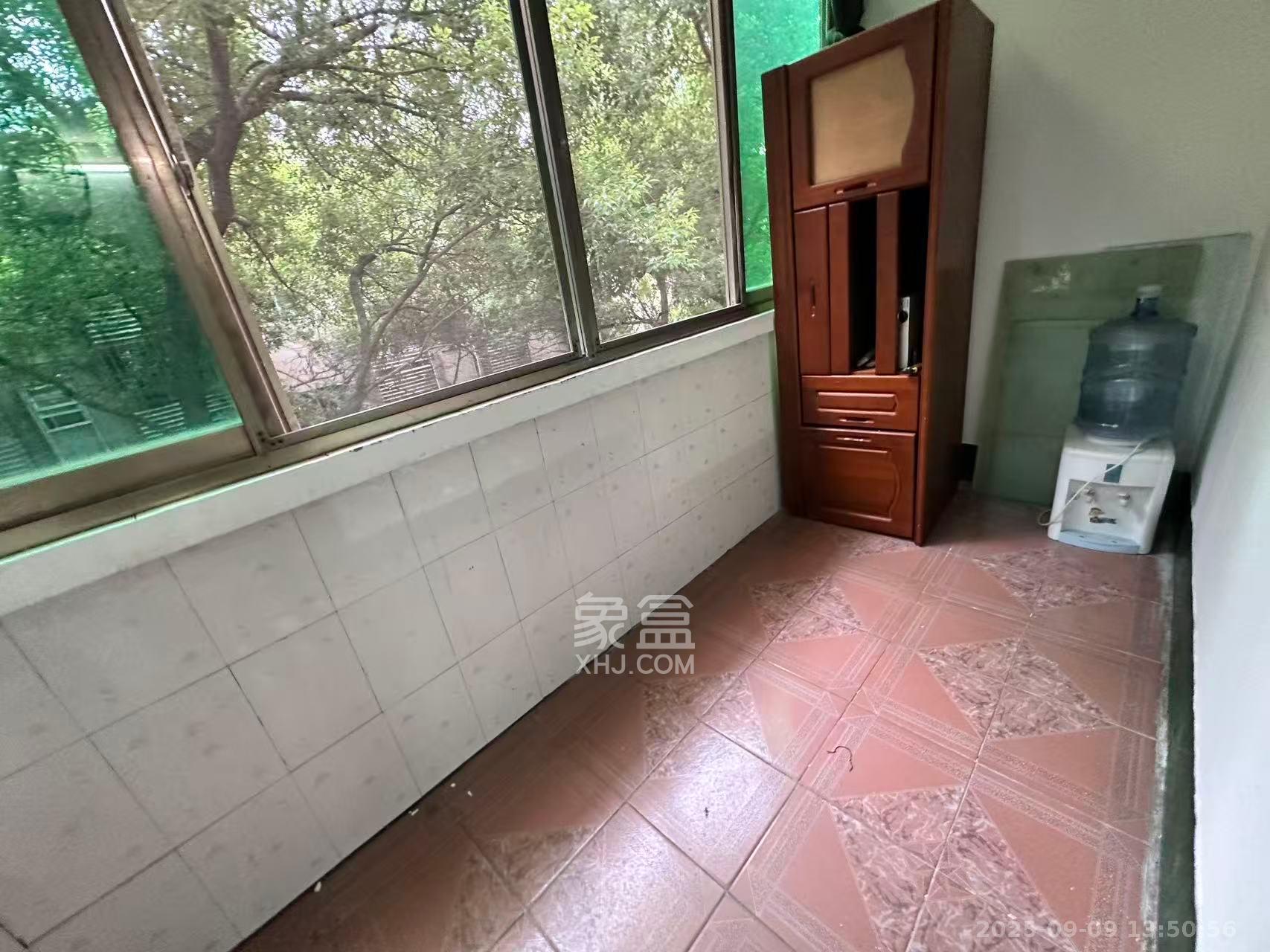 文艺新村  2室1厅1卫    1400.0元/月室内图