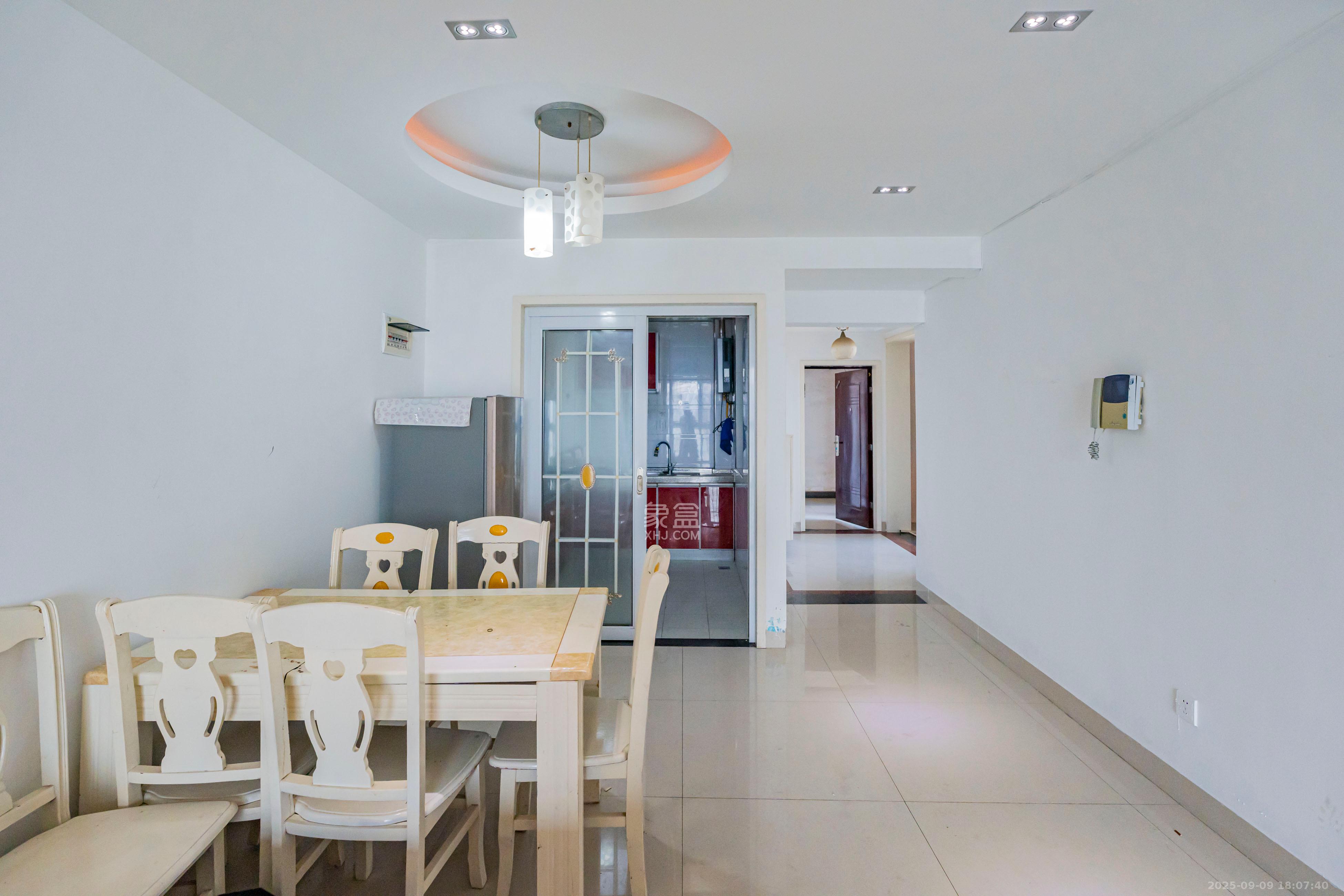 雄新水印廊桥(雄新华府) 3室2厅2卫 1800.0元/月 雄新水印廊桥(雄新华府) 3室2厅2卫 1800.0元/月室内图