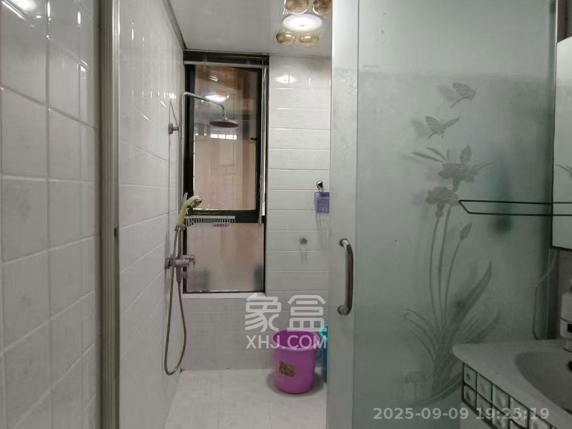 保利麓谷林语C区  4室2厅2卫    2800.0元/月室内图