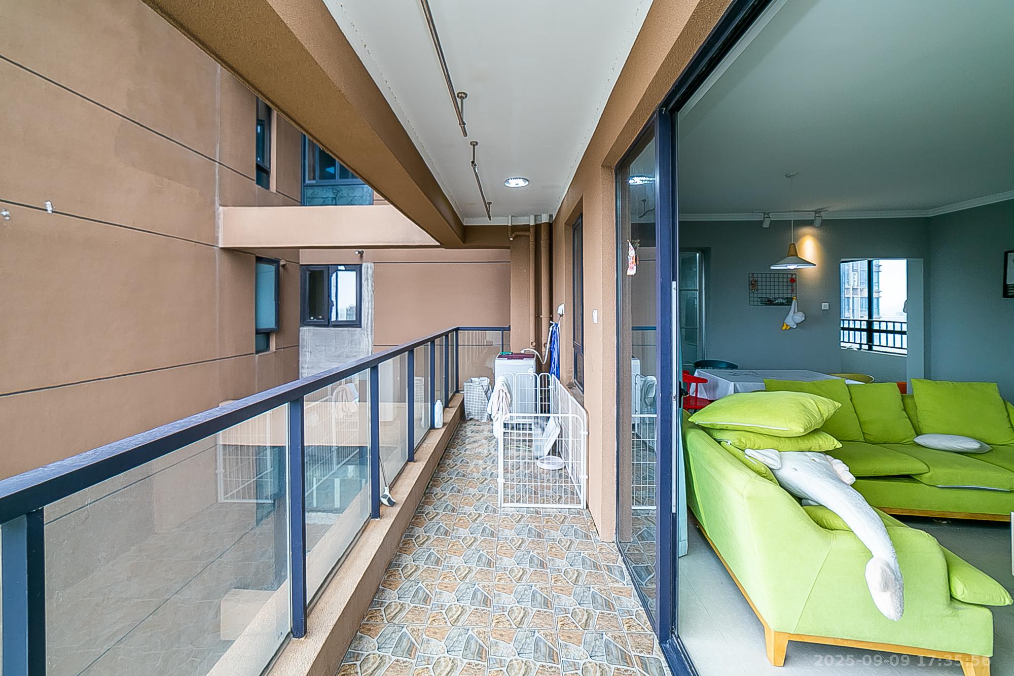 荣悦台 3室2厅2卫 200.0万 荣悦台 3室2厅2卫 200.0万其他