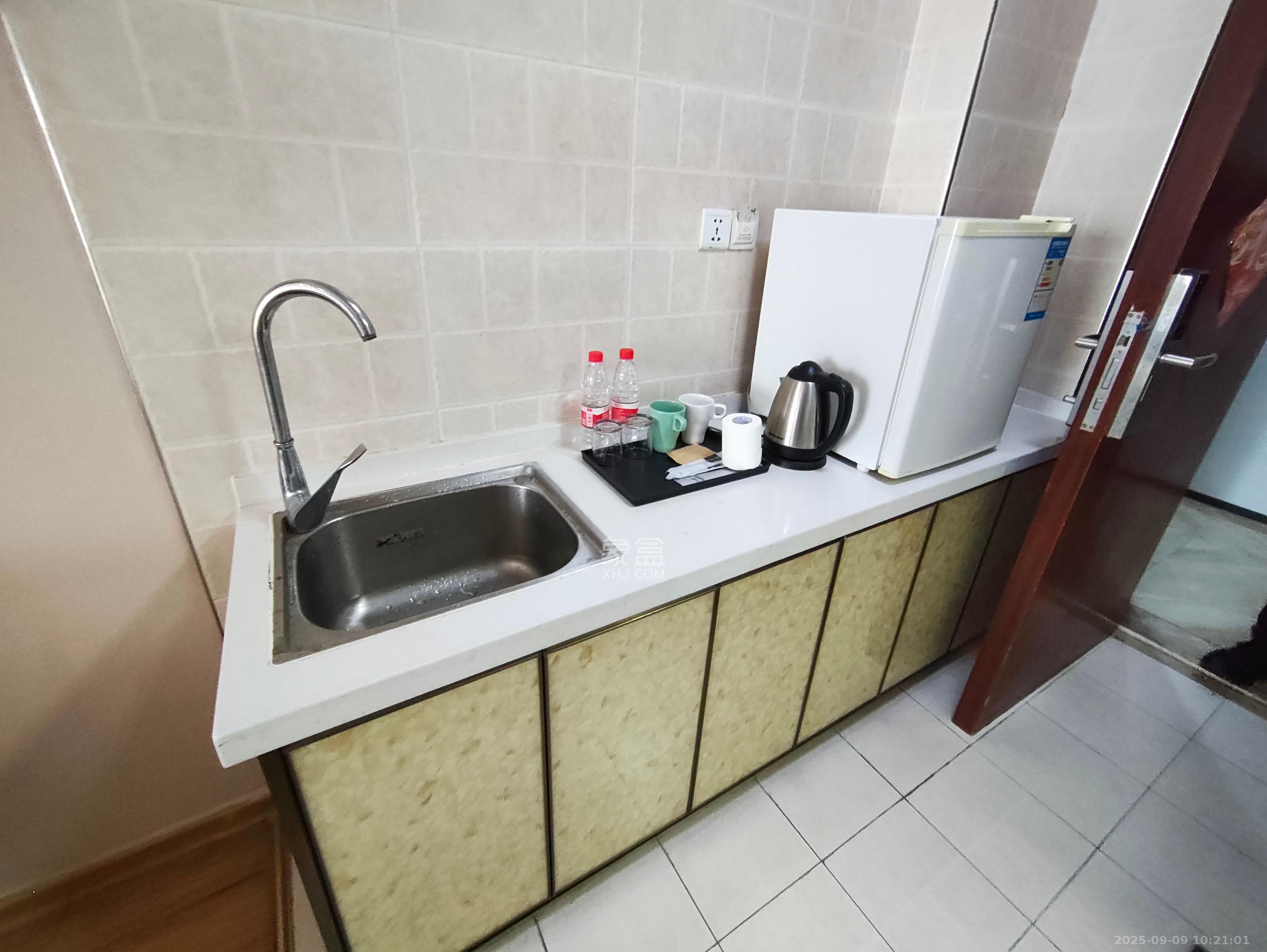 东怡外国(南湖一号) 1室1厅1卫 2200.0元/月 东怡外国(南湖一号) 1室1厅1卫 2200.0元/月室内图