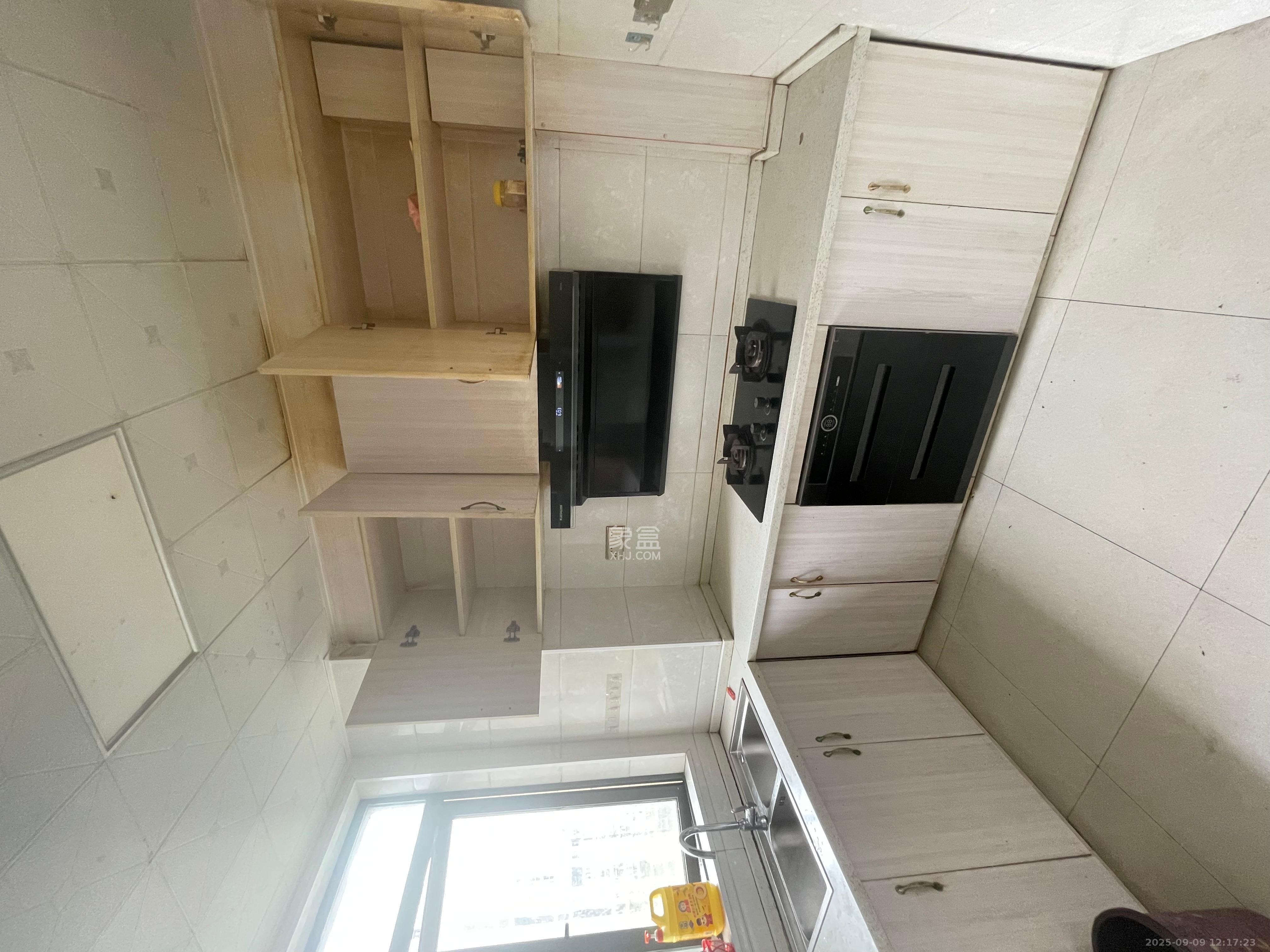 恒泰广场 1室0厅0卫 3200.0元/月 恒泰广场 1室0厅0卫 3200.0元/月室内图