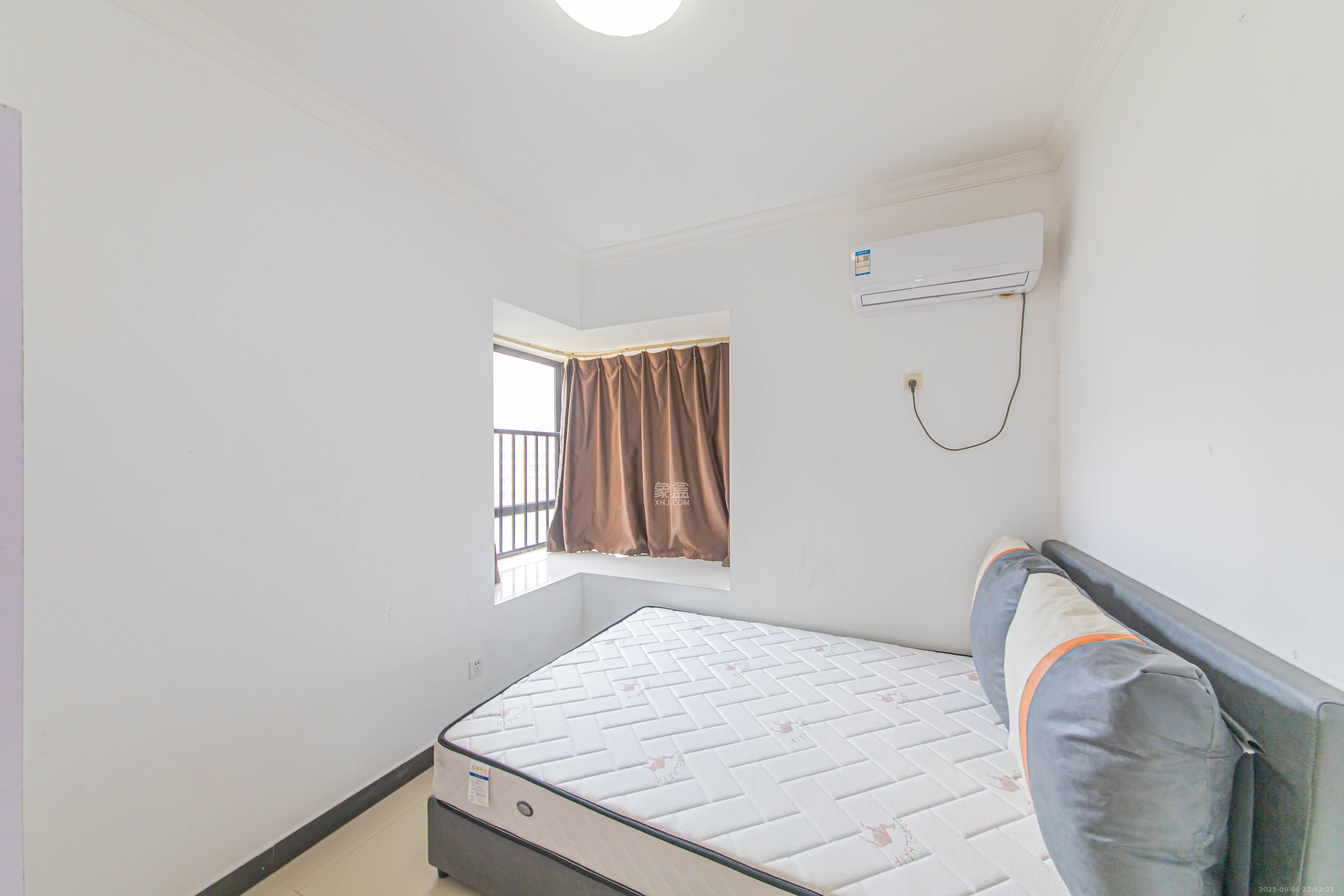 中信凯旋蓝岸(中信新城三期)  3室2厅1卫    79.0万 中信凯旋蓝岸(中信新城三期)  3室2厅1卫    79.0万卧室