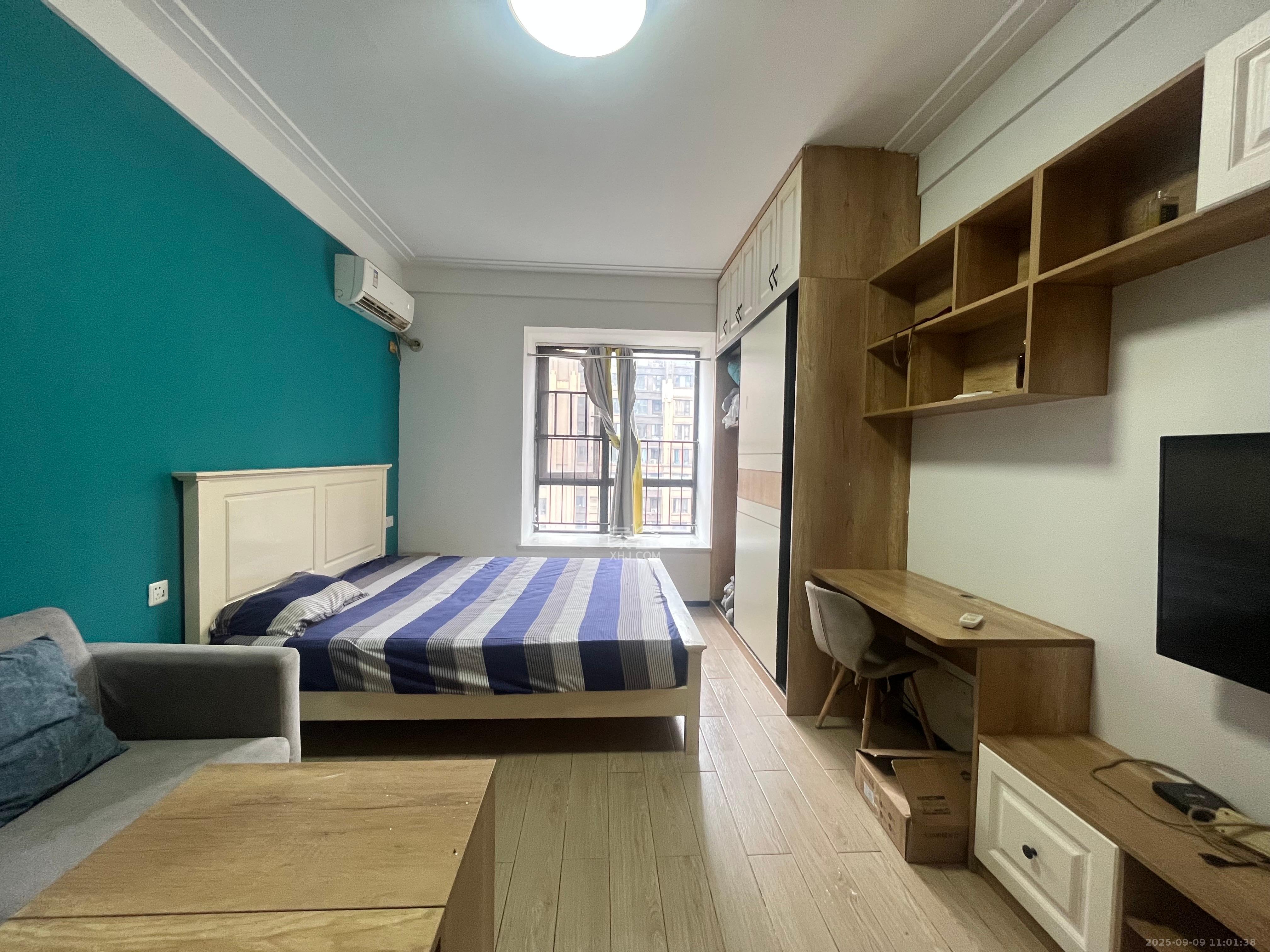 中海国际二期  1室1厅1卫    1300.0元/月