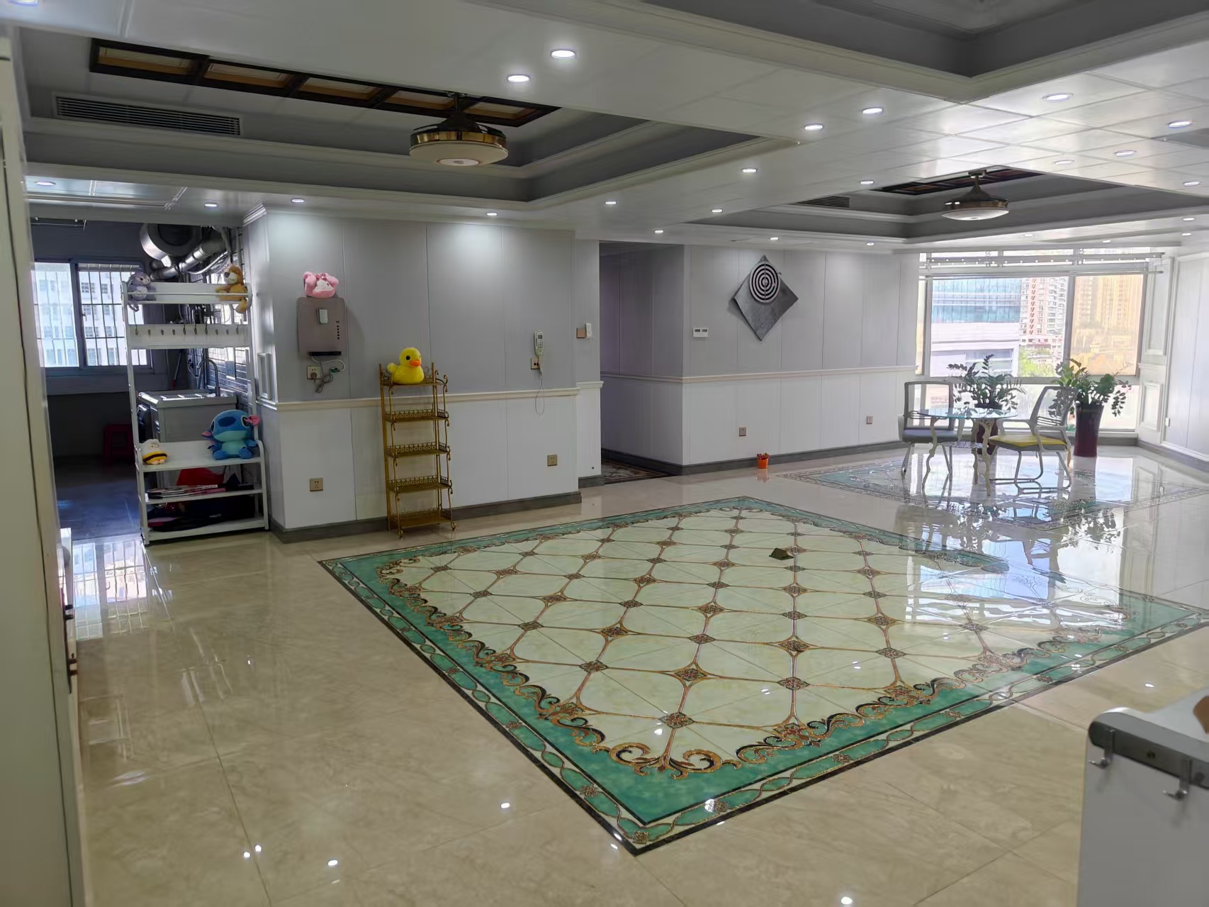 世贸中心  3室2厅2卫    3900.0元/月 世贸中心  3室2厅2卫    3900.0元/月室内图